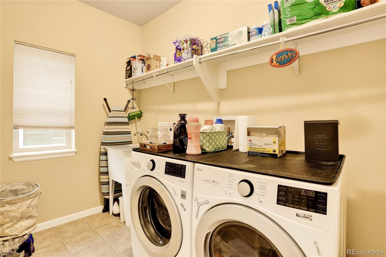 Aurora, Colorado, 80015, United States, 3 Bedrooms Bedrooms, ,2 BathroomsBathrooms,Residential,For Sale,1957602