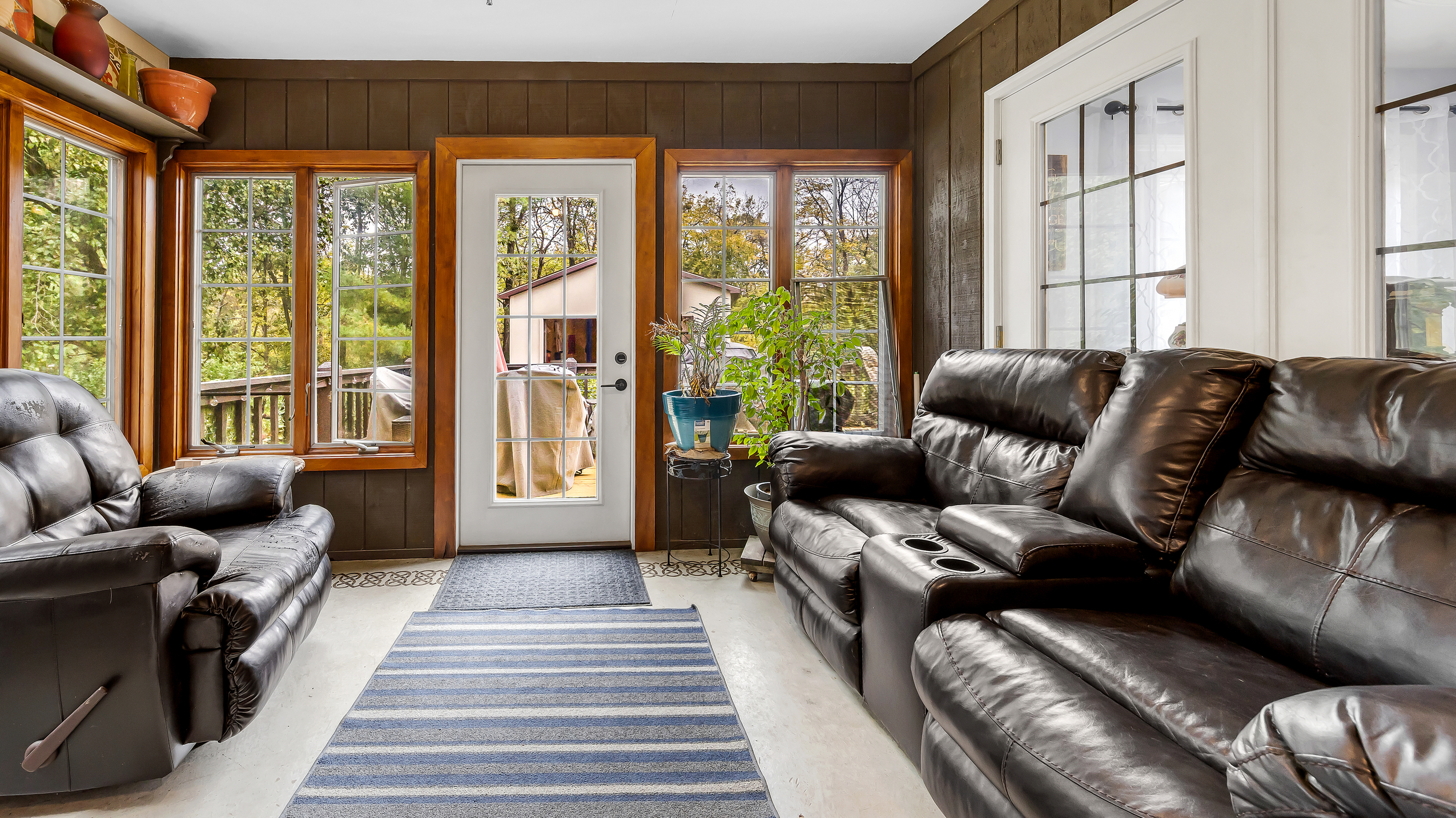 Waterloo, Illinois, 62298, United States, 3 Bedrooms Bedrooms, ,3 BathroomsBathrooms,Residential,For Sale,1986147