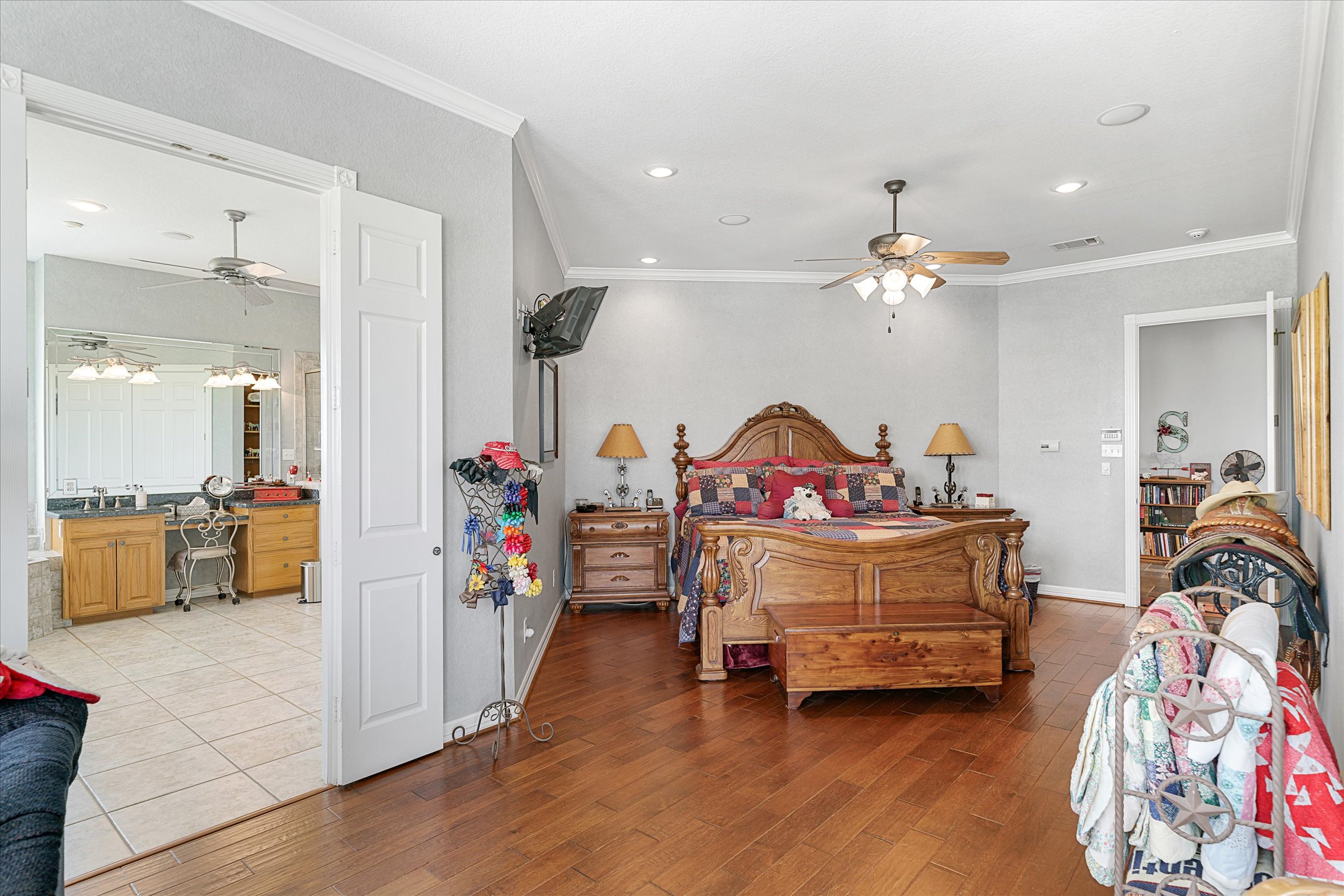 Grand Saline, Texas, 75140, United States, 3 Bedrooms Bedrooms, ,4 BathroomsBathrooms,Residential,For Sale,1977642