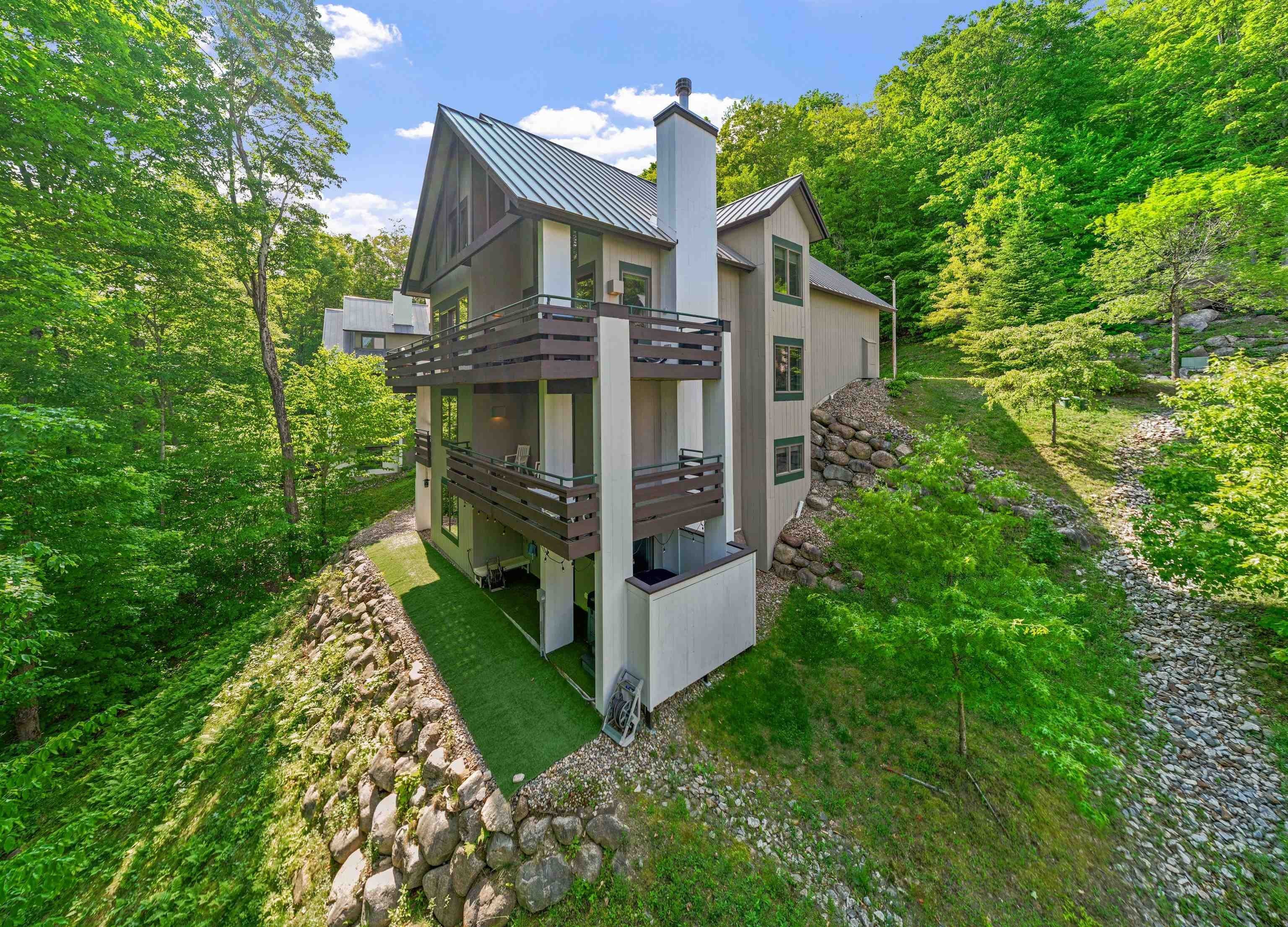 Lincoln, New Hampshire, 03251, United States, 5 Bedrooms Bedrooms, ,3 BathroomsBathrooms,Residential,For Sale,1981884