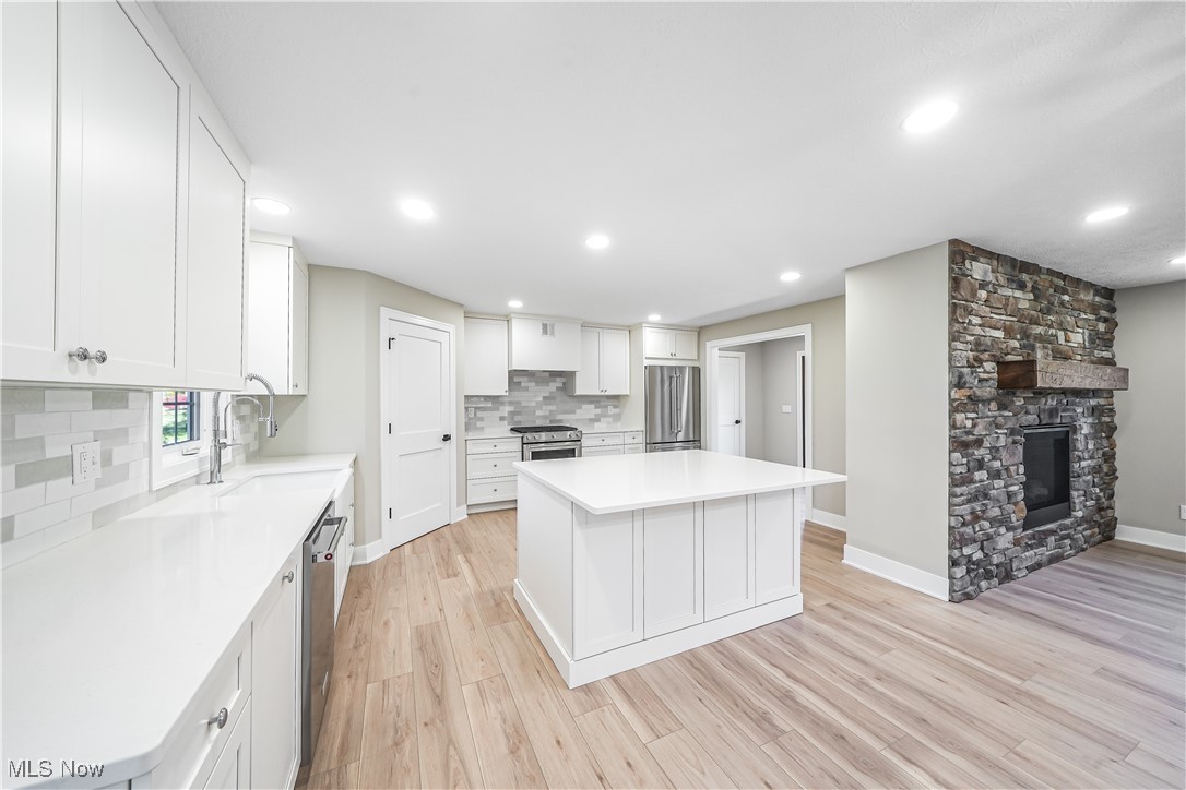 Aurora, Ohio, 44202, United States, 4 Bedrooms Bedrooms, ,4 BathroomsBathrooms,Residential,For Sale,1988117