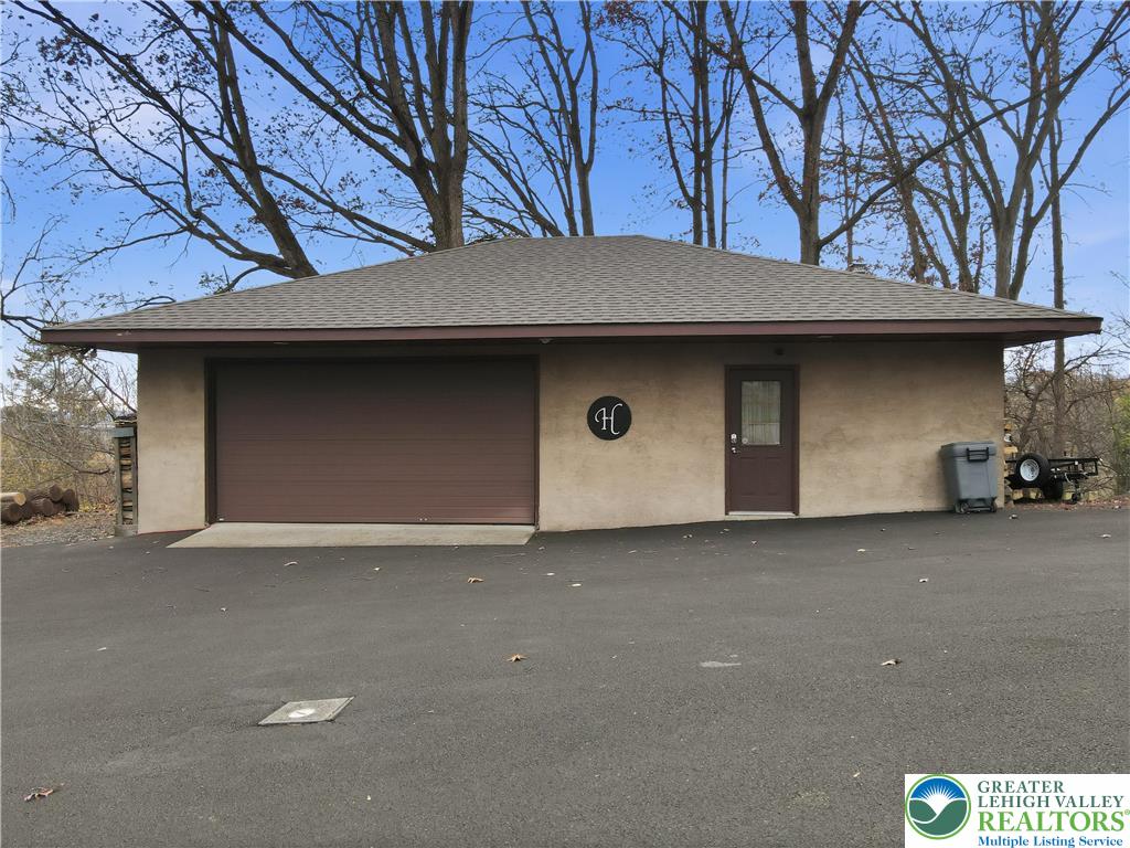 Allentown City, Pennsylvania, 18103, United States, 3 Bedrooms Bedrooms, ,2 BathroomsBathrooms,Residential,For Sale,1993437