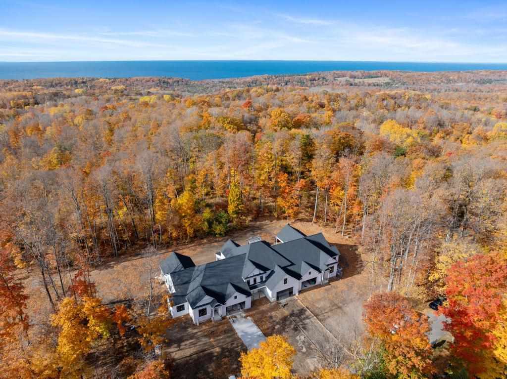 Harbor Springs, Michigan, 49740, United States, 3 Bedrooms Bedrooms, ,2 BathroomsBathrooms,Residential,For Sale,1991067