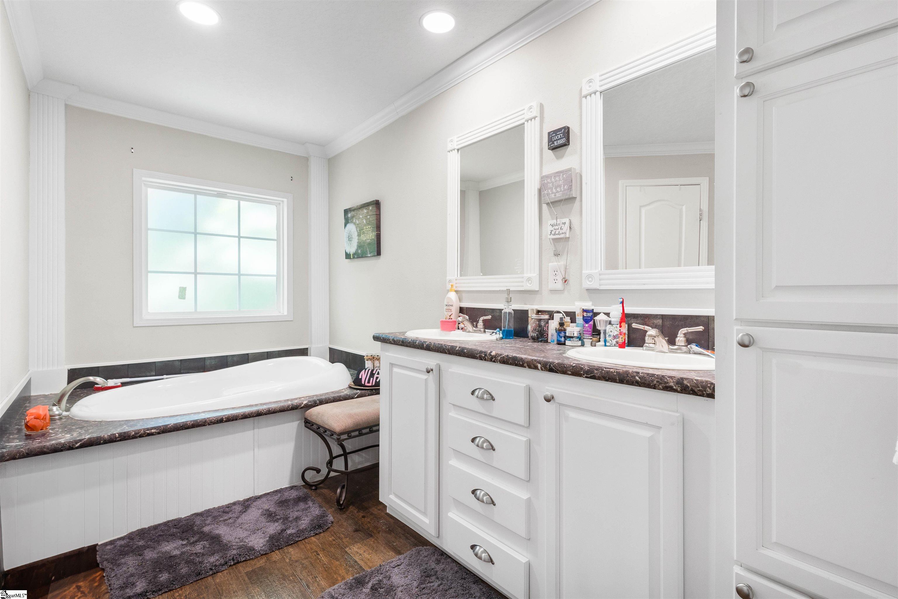 Piedmont, South Carolina, 29673, United States, 3 Bedrooms Bedrooms, ,2 BathroomsBathrooms,Residential,For Sale,1798377