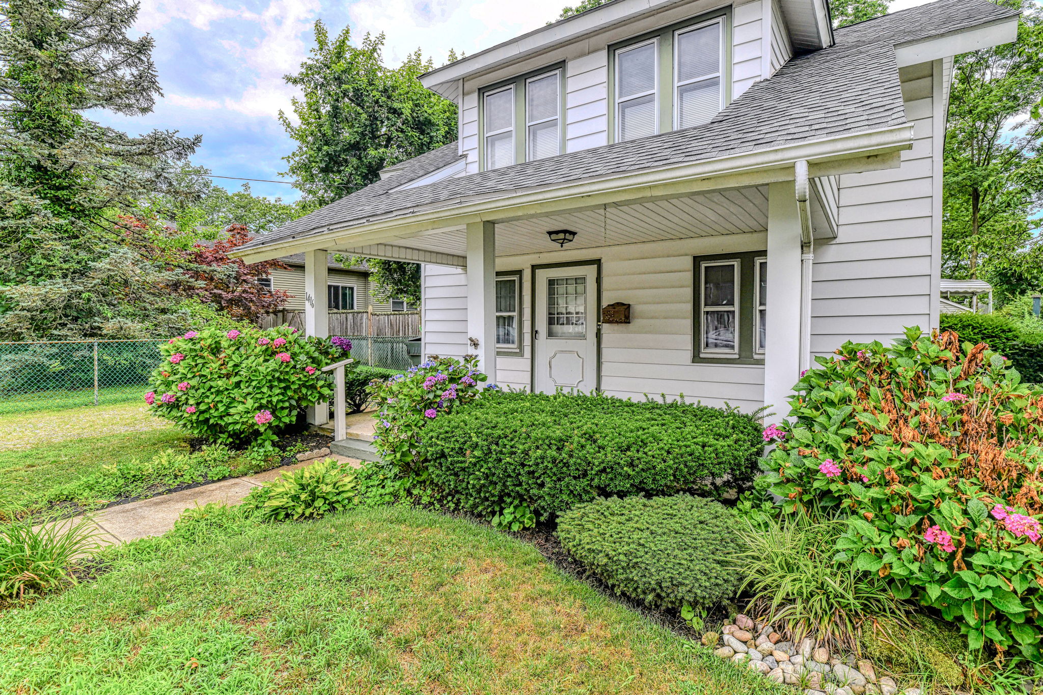 Monmouth, Ocean Township, New Jersey, 07712, United States, 4 Bedrooms Bedrooms, ,2 BathroomsBathrooms,Residential,For Sale,1894295