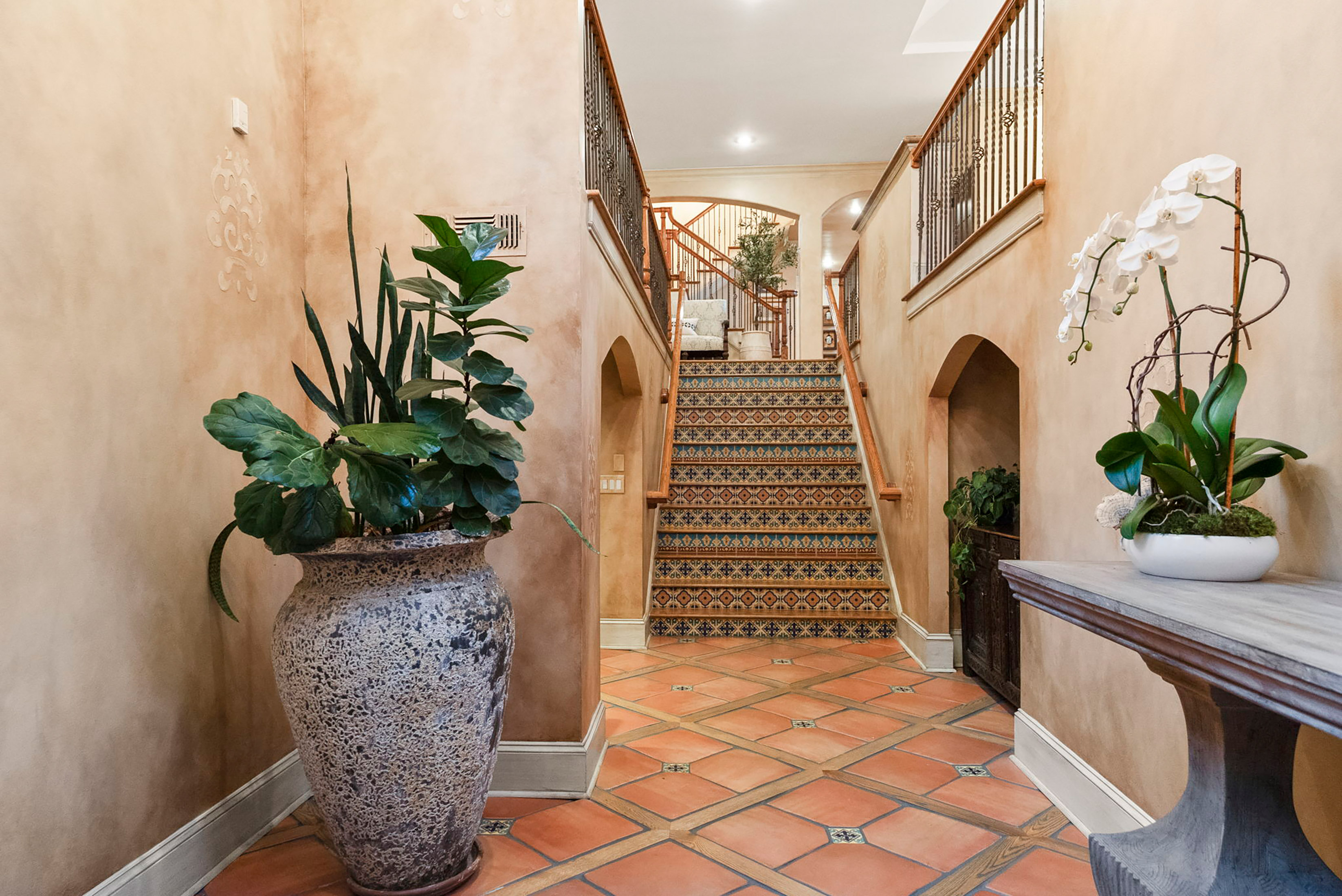  Remarkable Spanish-style Estate on 3.8+/- Private Acres - 物件實景