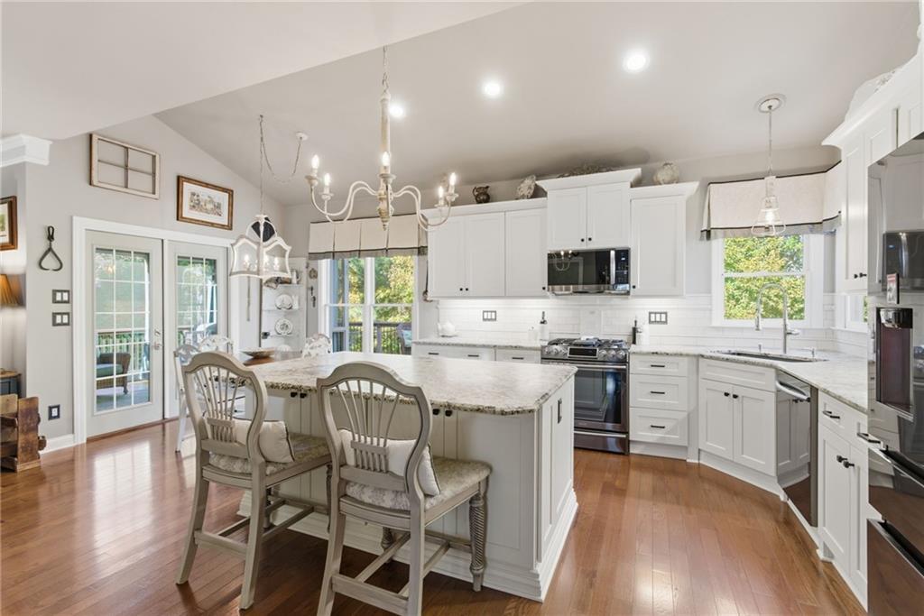 Buford, Georgia, 30518, United States, 5 Bedrooms Bedrooms, ,4 BathroomsBathrooms,Residential,For Sale,1987434