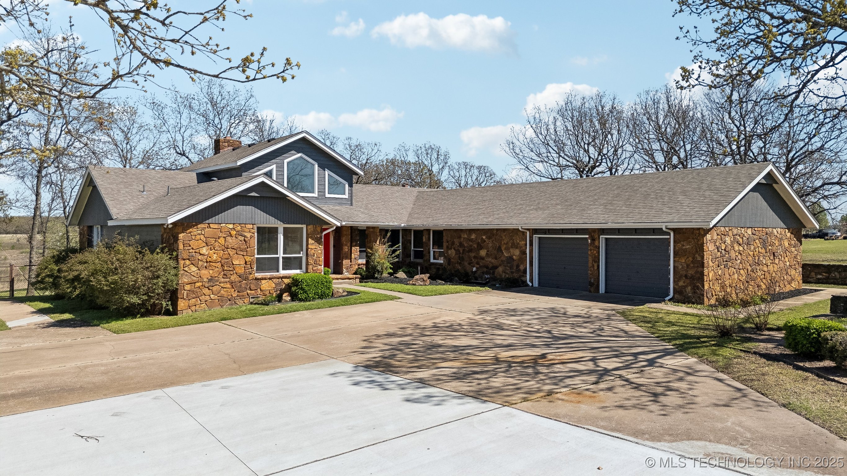 Sand Springs, Oklahoma, 74063, United States, 3 Bedrooms Bedrooms, ,3 BathroomsBathrooms,Residential,For Sale,1901465