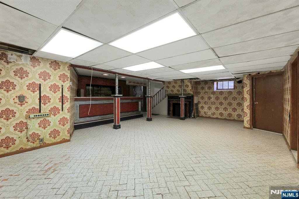 Leonia, New Jersey, 07605, United States, 5 Bedrooms Bedrooms, ,4 BathroomsBathrooms,Residential,For Sale,1934270