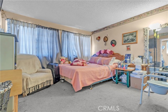 South Gate, California, 90280, United States, 4 Bedrooms Bedrooms, ,3 BathroomsBathrooms,Residential,For Sale,1937337