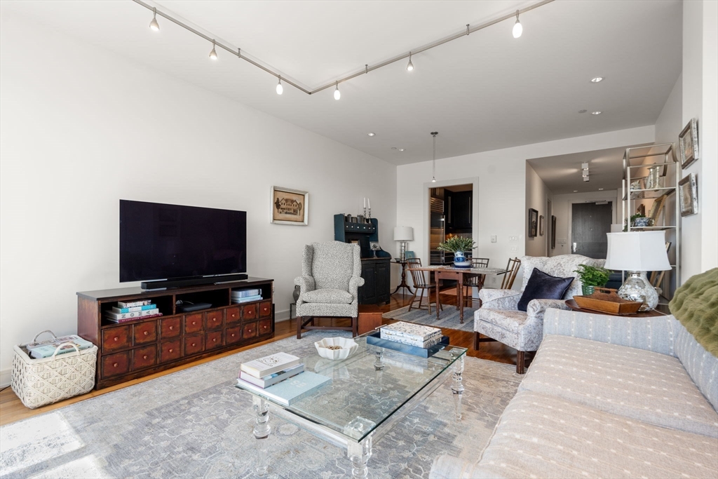 Boston, Massachusetts, 02210, United States, 2 Bedrooms Bedrooms, ,3 BathroomsBathrooms,Residential,For Sale,1770801
