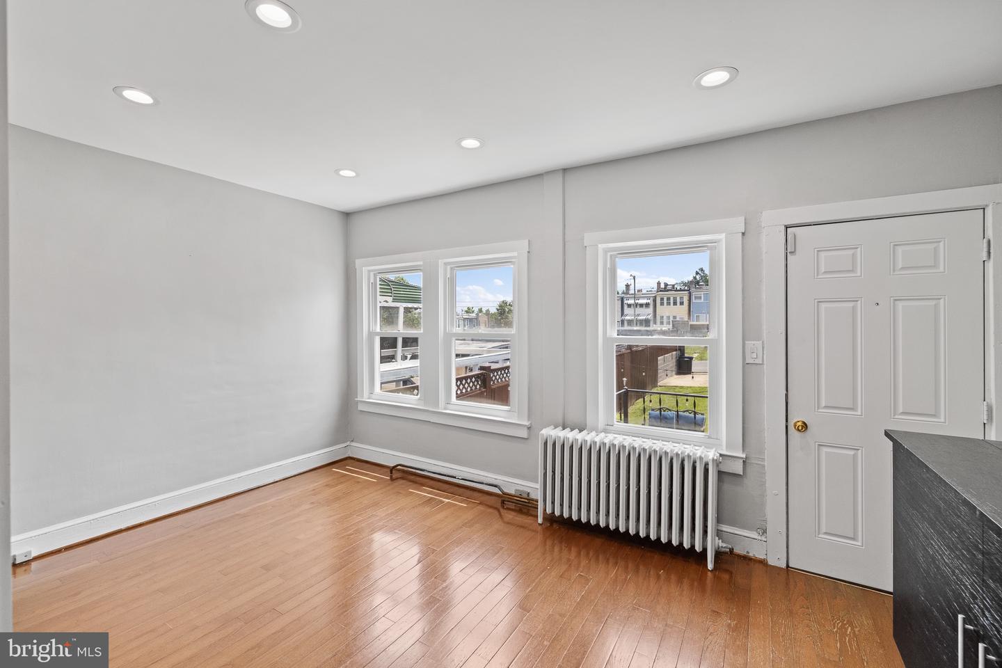 Washington, District of Columbia, 20002, United States, 3 Bedrooms Bedrooms, ,2 BathroomsBathrooms,Residential,For Sale,1964889