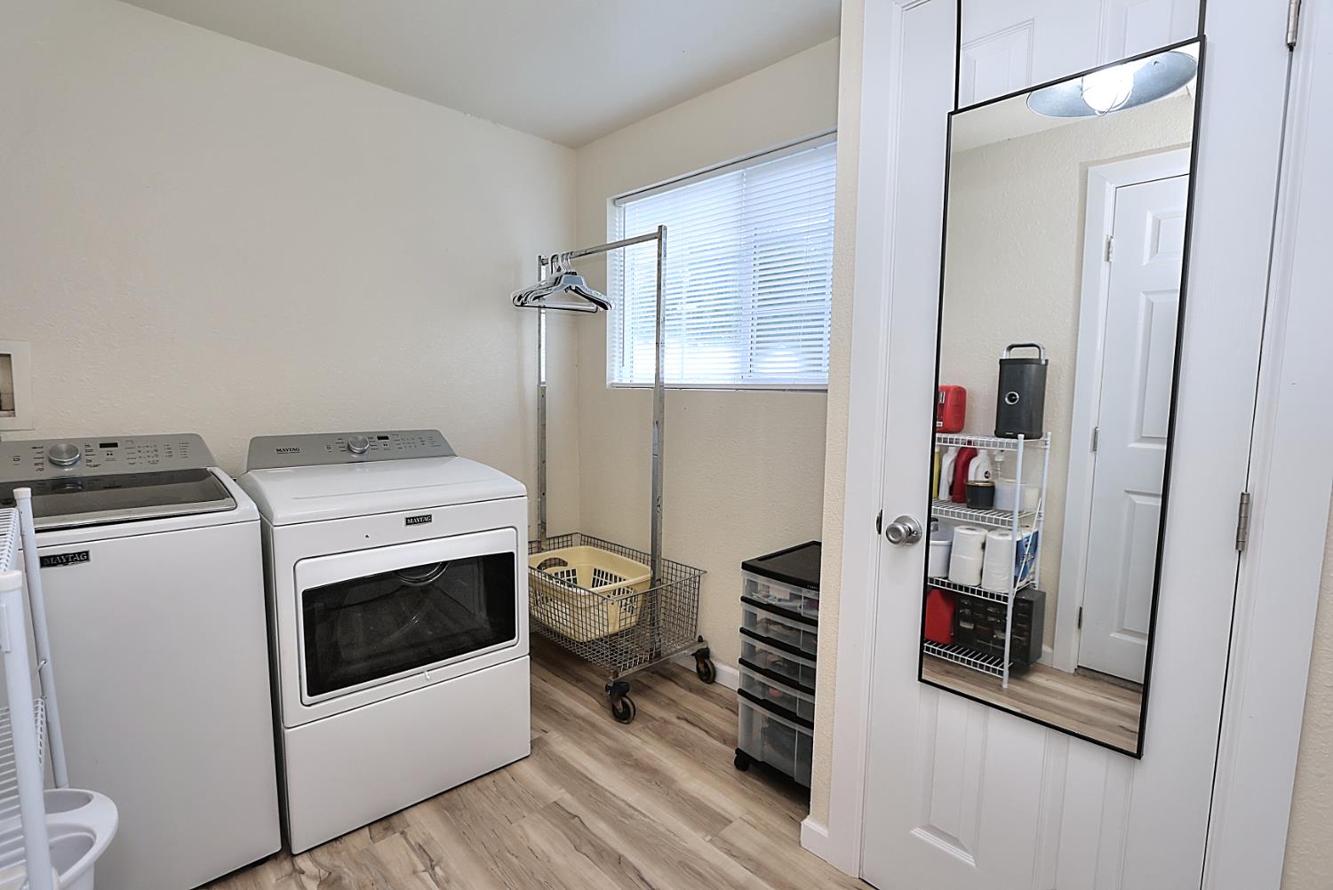 Walnut Grove, California, 95690, United States, 5 Bedrooms Bedrooms, ,3 BathroomsBathrooms,Residential,For Sale,1957042