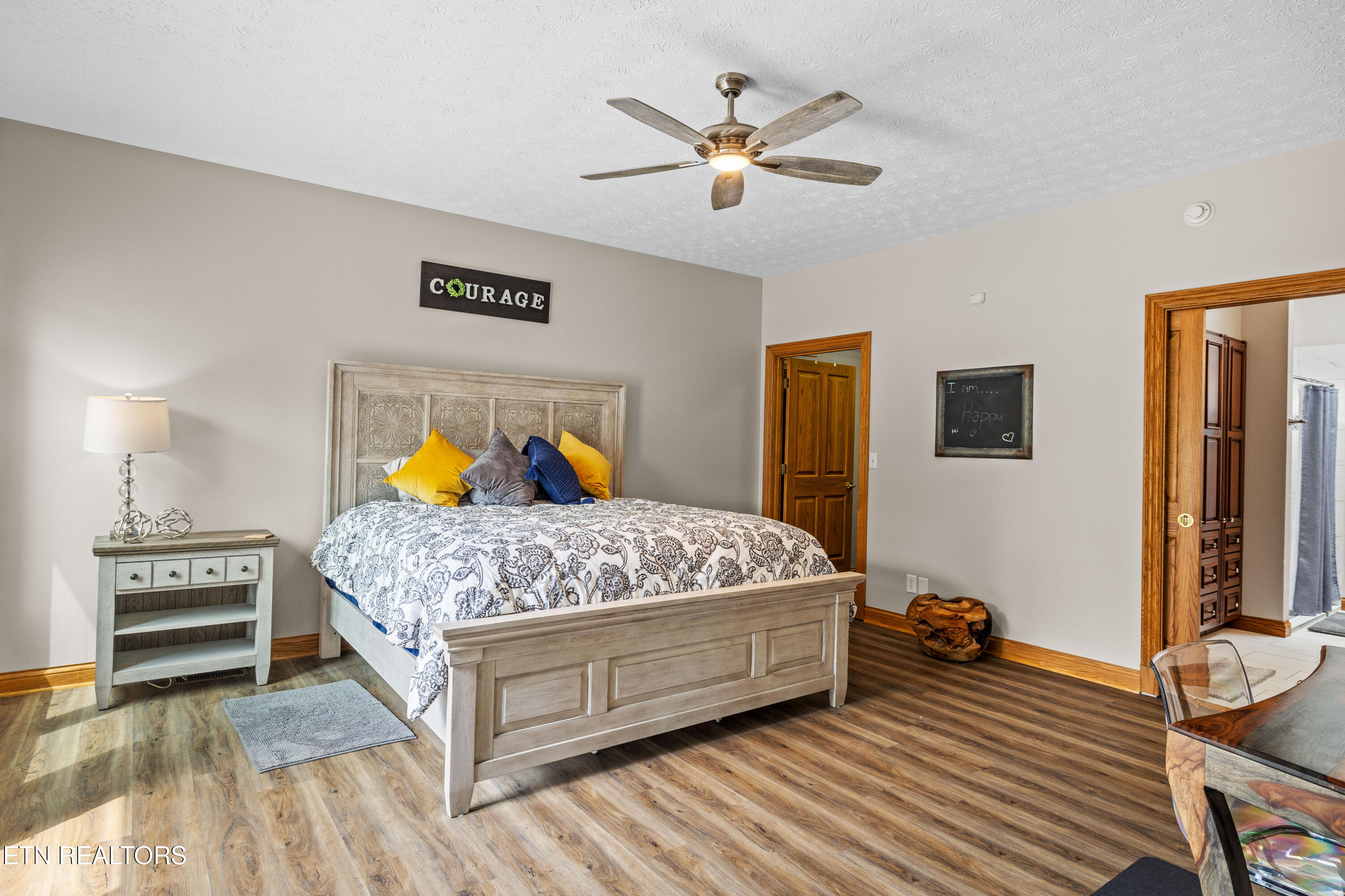 LaFollette, Tennessee, 37766, United States, 3 Bedrooms Bedrooms, ,4 BathroomsBathrooms,Residential,For Sale,1979718