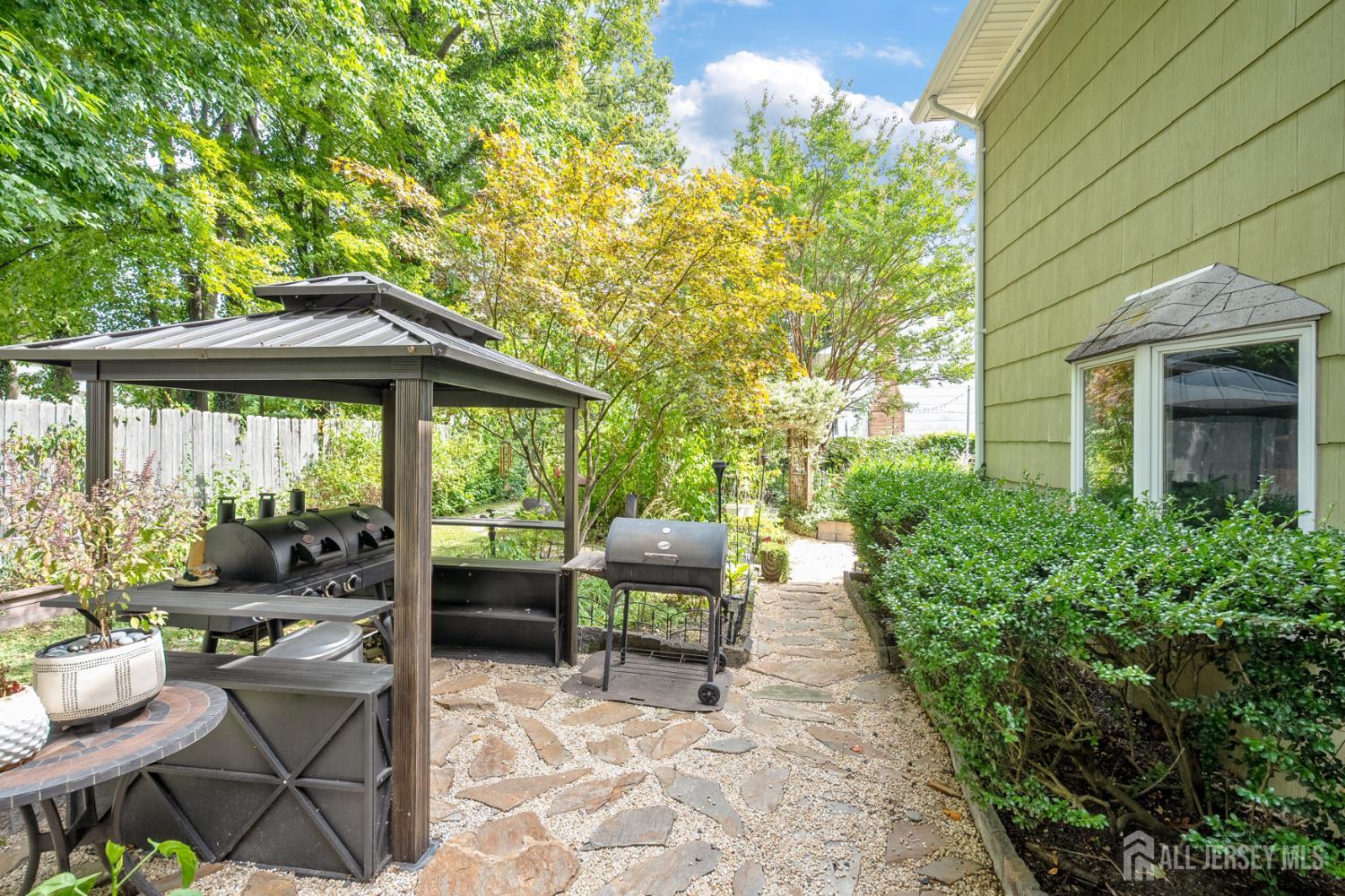 North Brunswick, New Jersey, 08902, United States, 4 Bedrooms Bedrooms, ,3 BathroomsBathrooms,Residential,For Sale,1979106