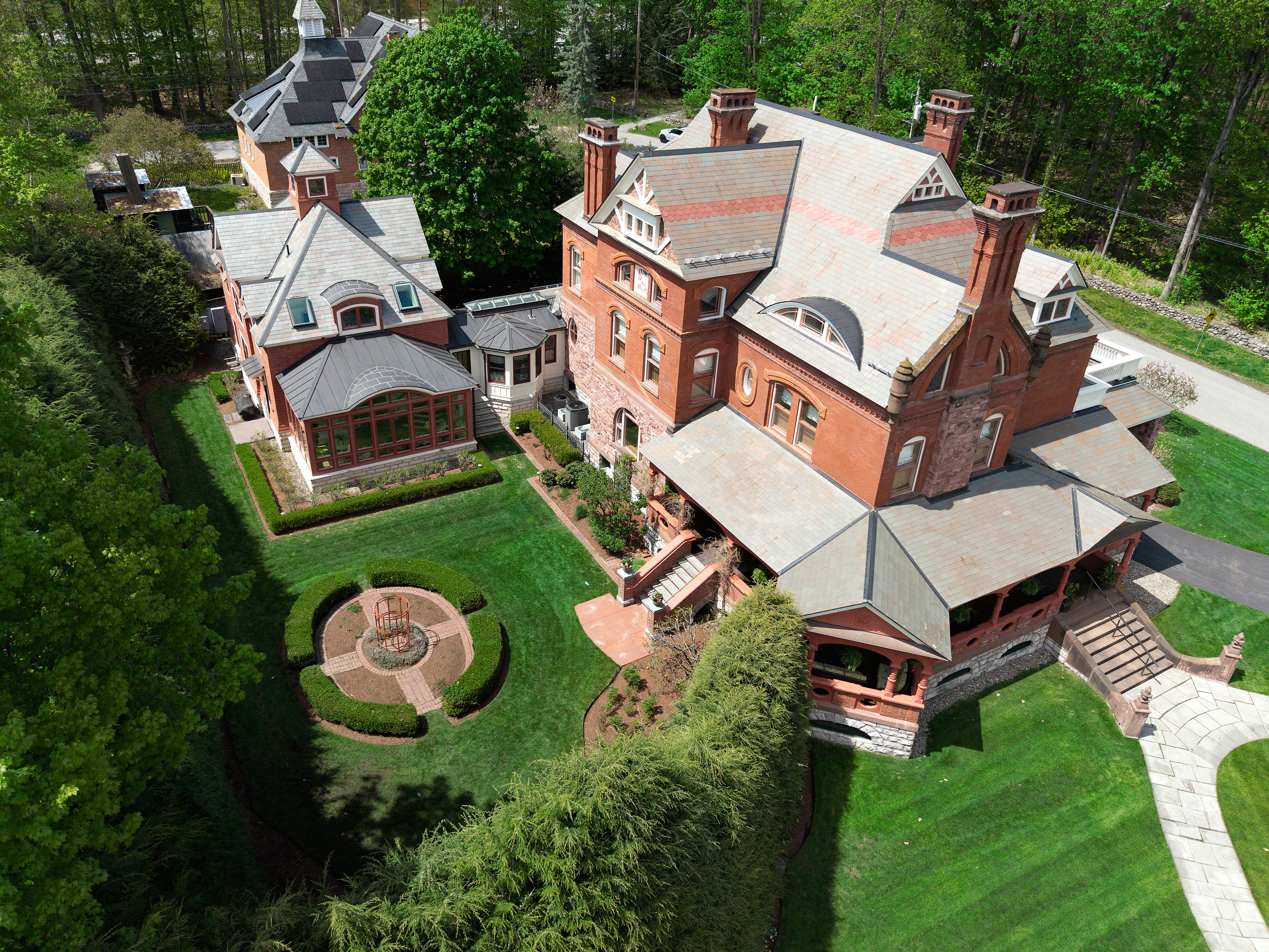  795 N Broadway, Saratoga Springs, NY, 12866 - 物件實景