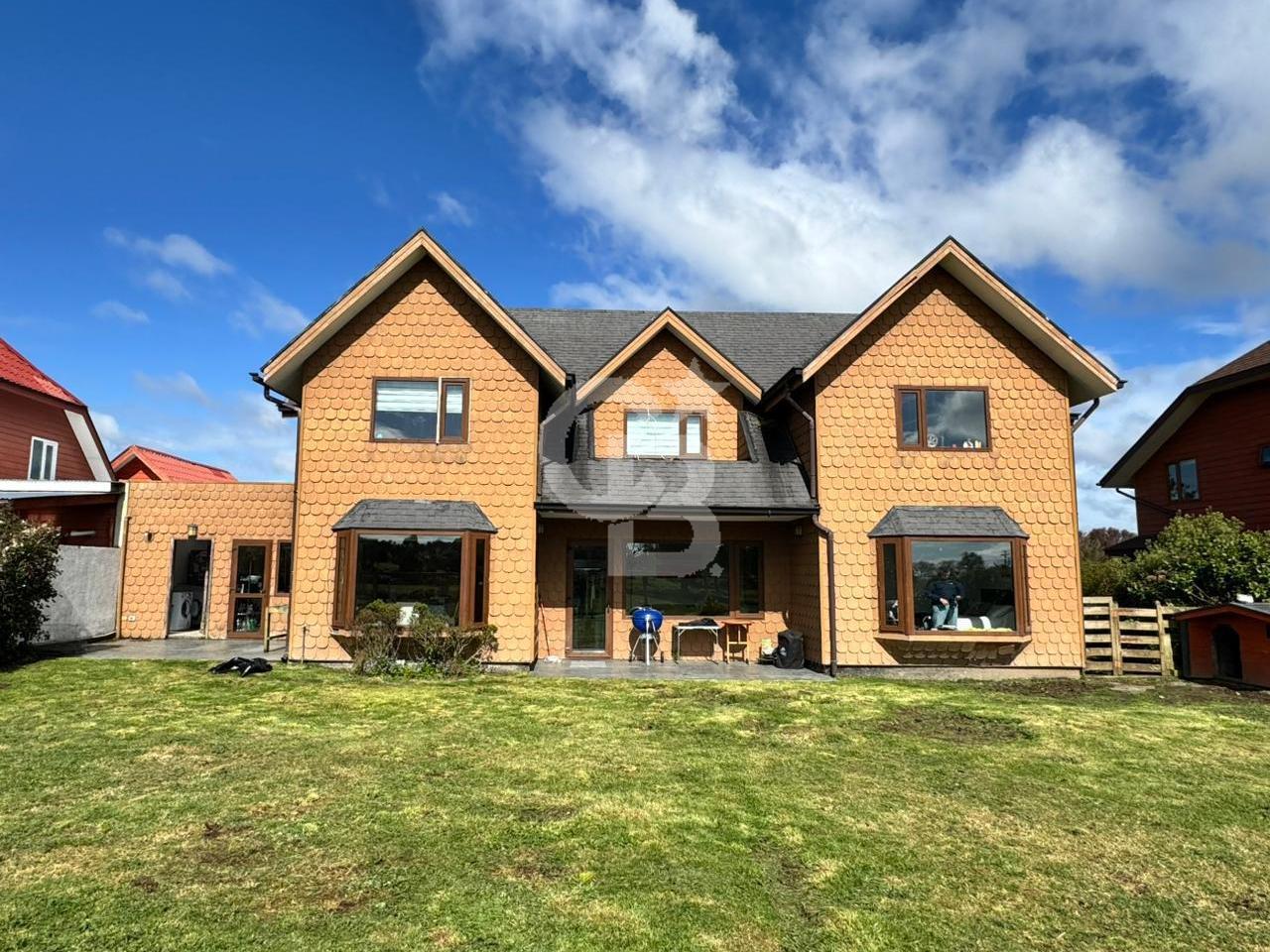 Puerto Varas, Chile, 5 Bedrooms Bedrooms, ,5 BathroomsBathrooms,Residential,For Sale,1972993