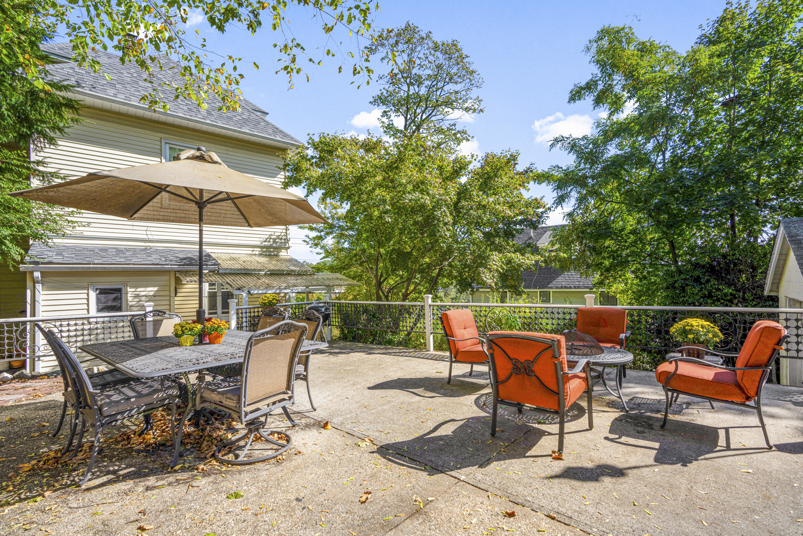  Lovely Larchmont Colonial - 物件實景