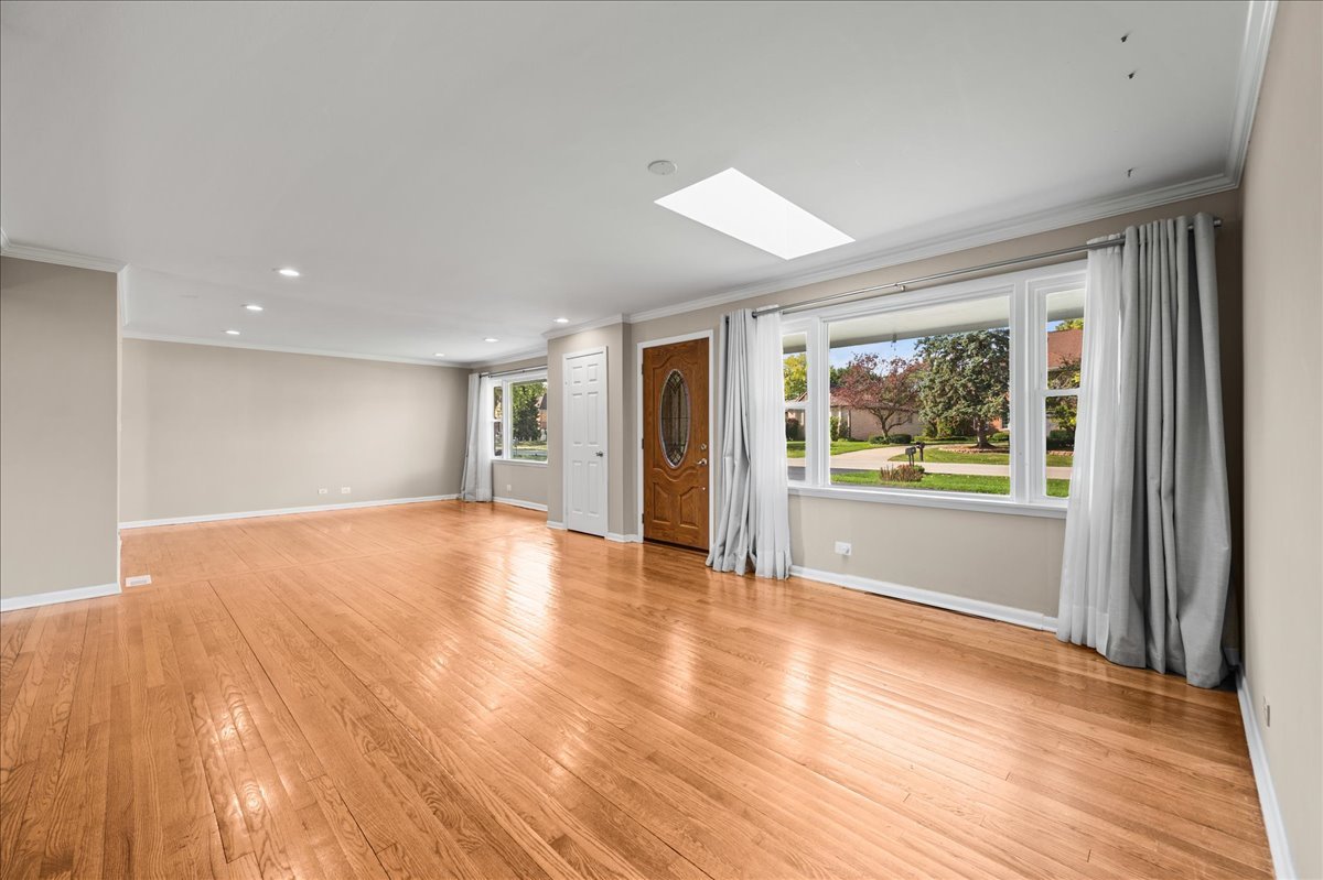 Prospect Heights, Illinois, 60070, United States, 4 Bedrooms Bedrooms, ,2 BathroomsBathrooms,Residential,For Sale,1968639