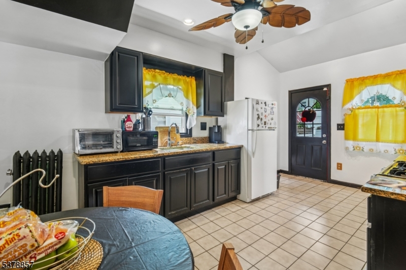 Belleville Twp., New Jersey, 07109, United States, 4 Bedrooms Bedrooms, ,2 BathroomsBathrooms,Residential,For Sale,1988338