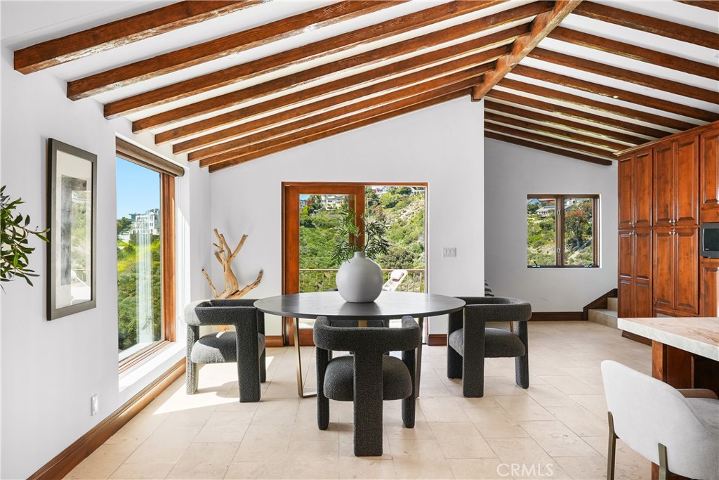 Laguna Beach, California, 92651, United States, 5 Bedrooms Bedrooms, ,6 BathroomsBathrooms,Residential,For Sale,1908512
