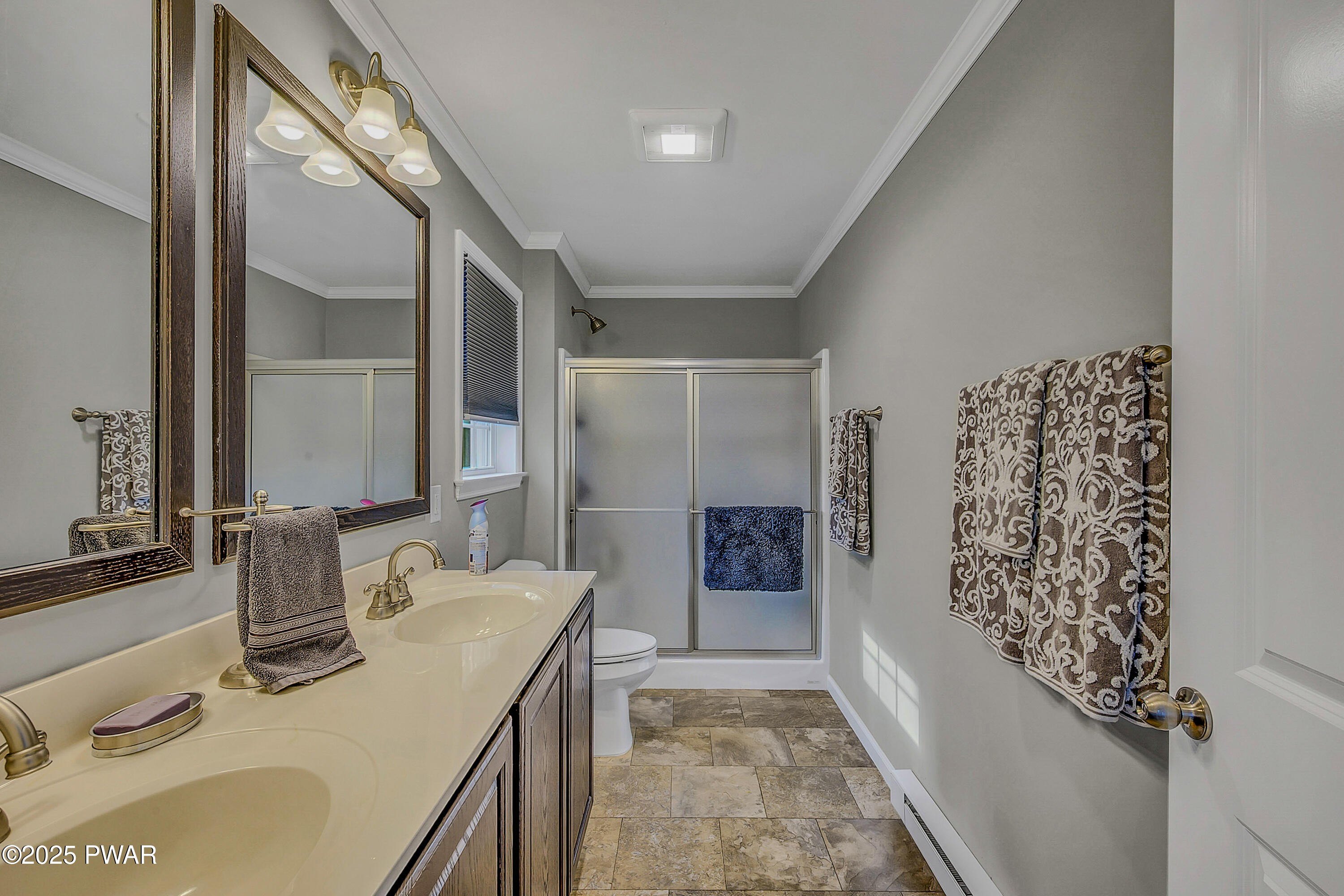 Lake Ariel, Pennsylvania, 18436, United States, 4 Bedrooms Bedrooms, ,4 BathroomsBathrooms,Residential,For Sale,1998731