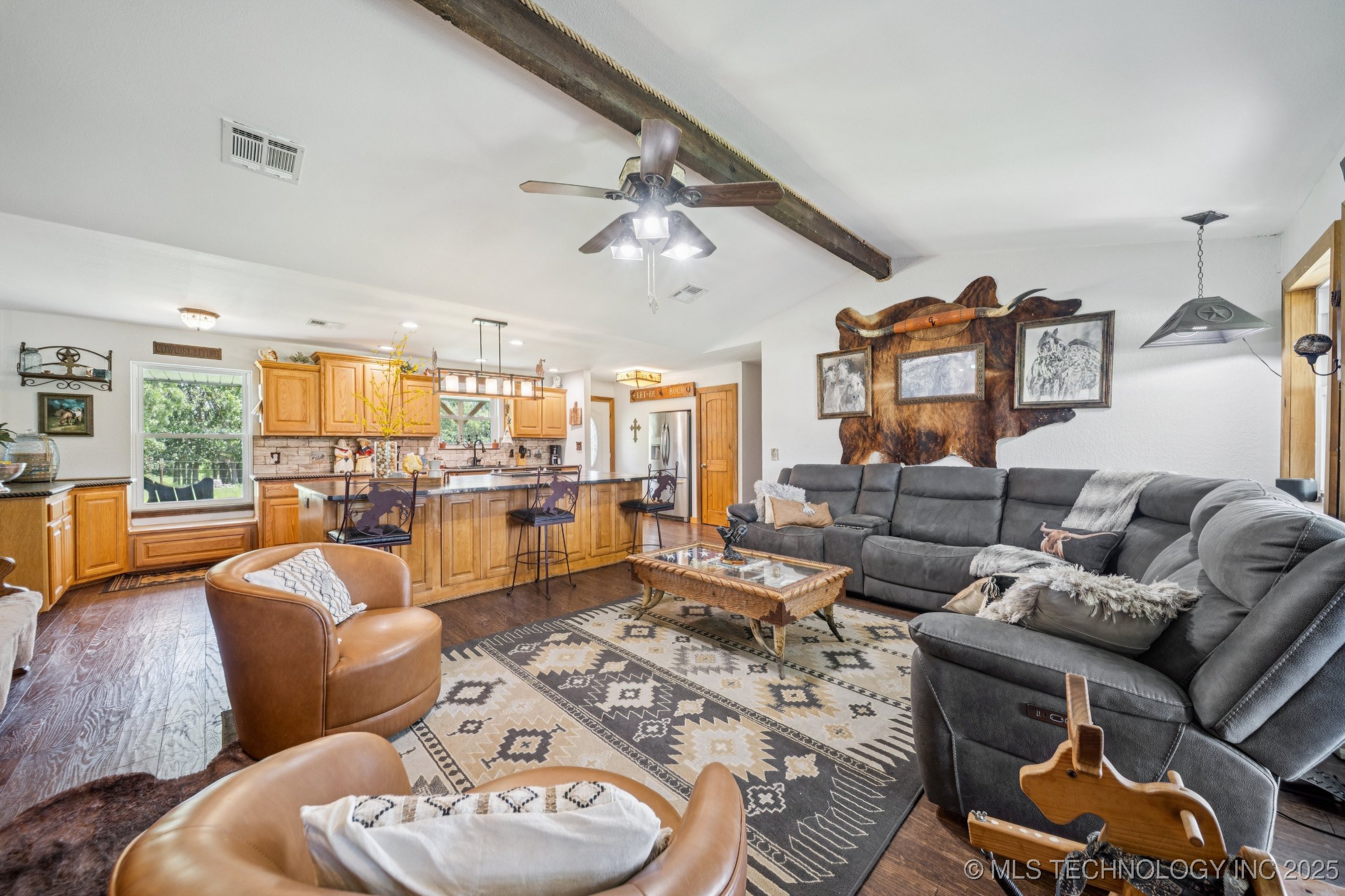 Barnsdall, Oklahoma, 74002, United States, 4 Bedrooms Bedrooms, ,3 BathroomsBathrooms,Residential,For Sale,1898751