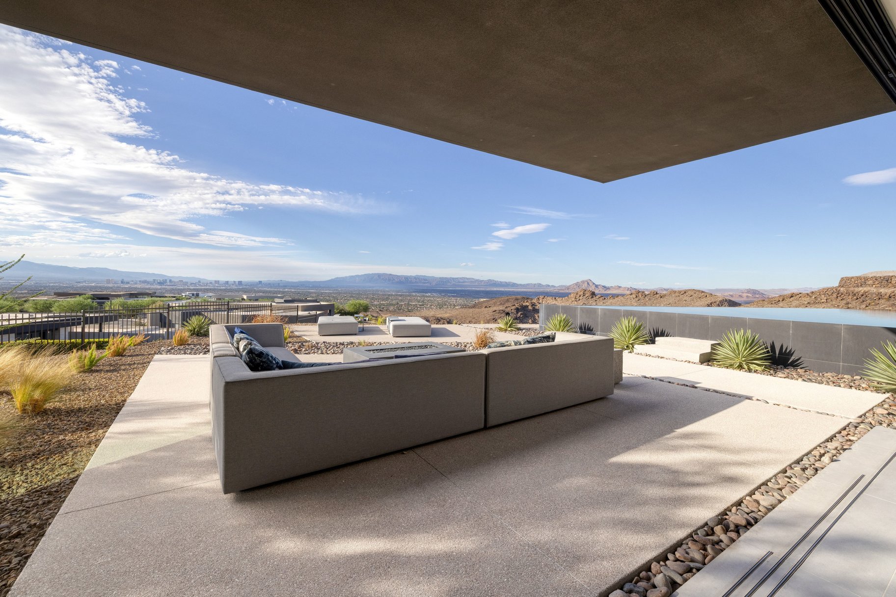  Exceptional Single Level Blue Heron Custom Home - 物件實景