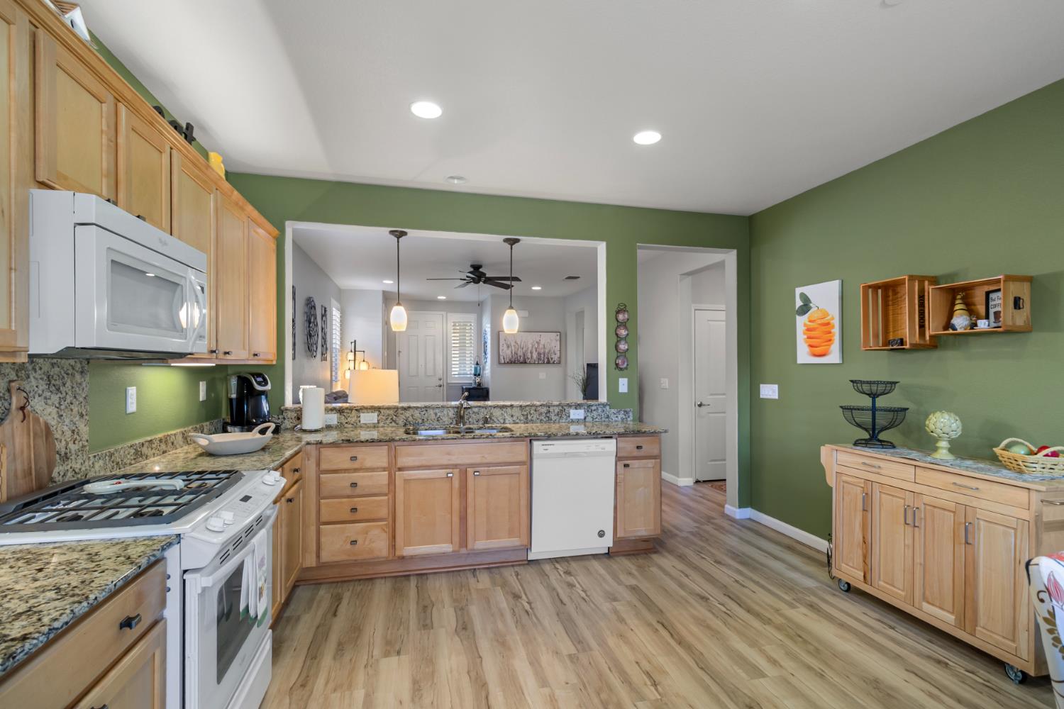 Elk Grove, California, 95757, United States, 2 Bedrooms Bedrooms, ,2 BathroomsBathrooms,Residential,For Sale,1989569