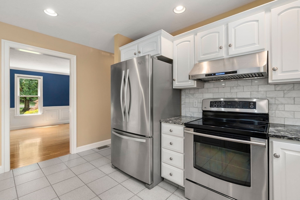 Westborough, Massachusetts, 01581, United States, 4 Bedrooms Bedrooms, ,4 BathroomsBathrooms,Residential,For Sale,1986469