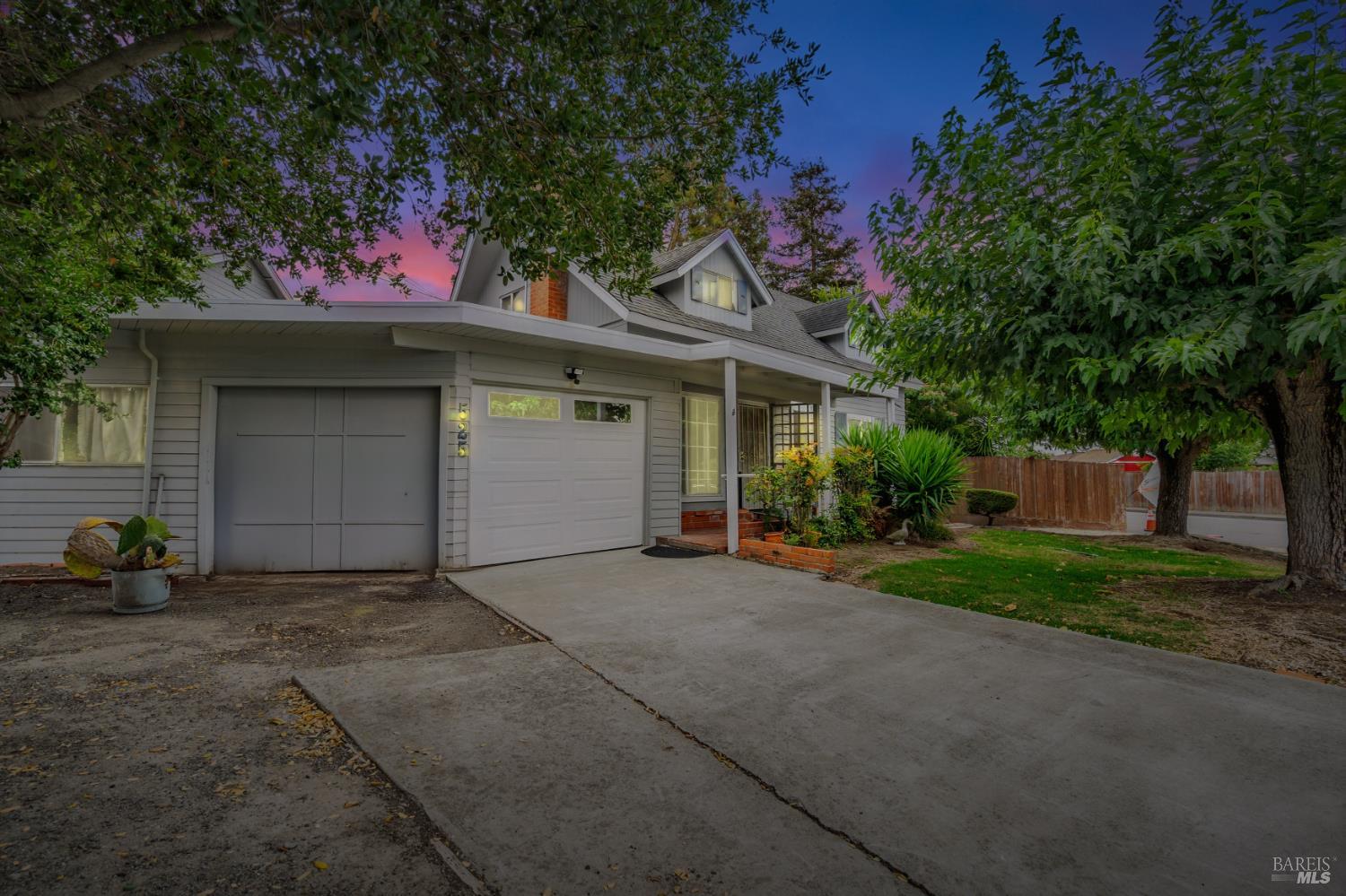 Petaluma, California, 94954, United States, 4 Bedrooms Bedrooms, ,2 BathroomsBathrooms,Residential,For Sale,1917667