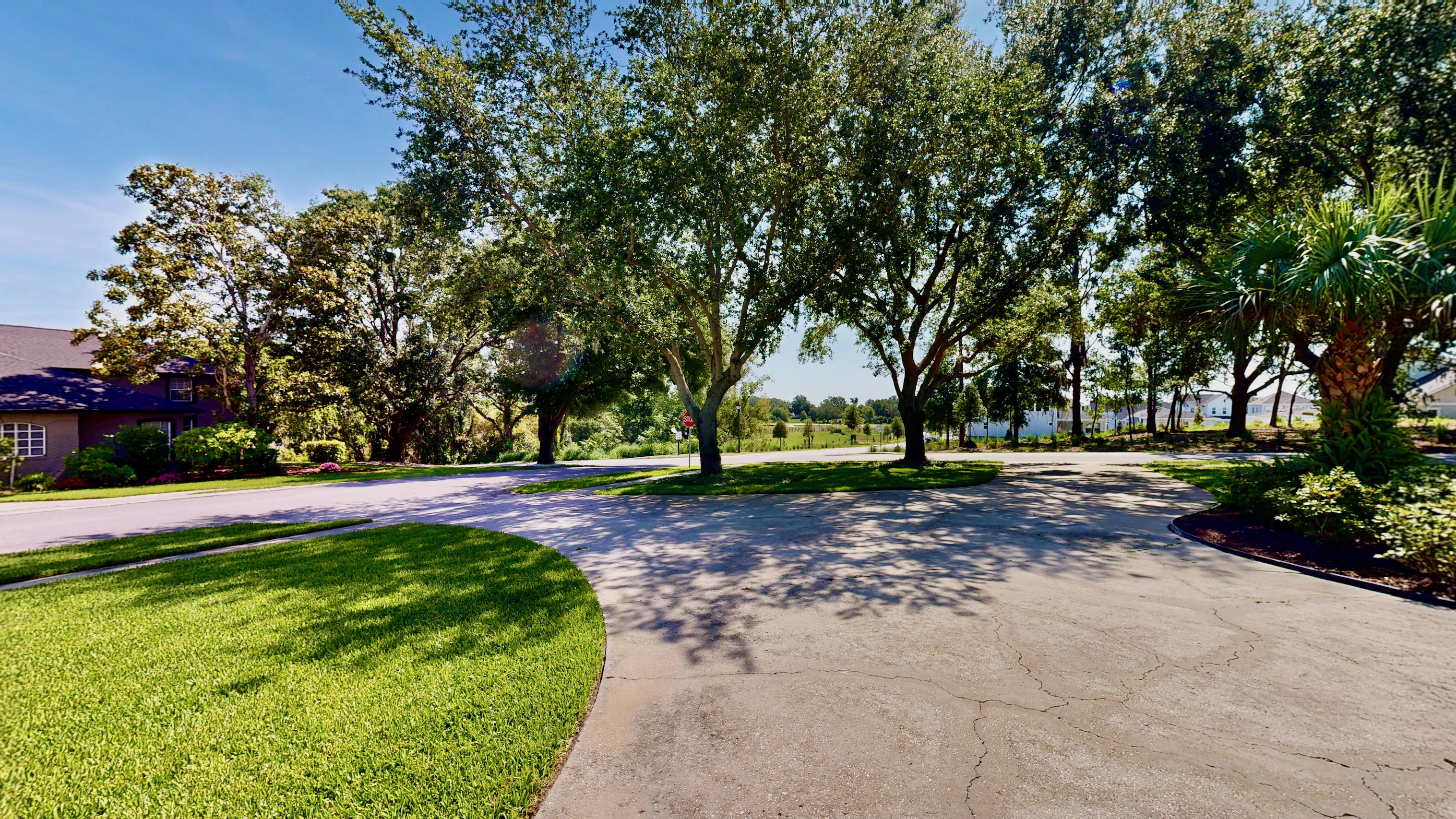 Oakland, Florida, 34760, United States, 4 Bedrooms Bedrooms, ,3 BathroomsBathrooms,Residential,For Sale,1828727