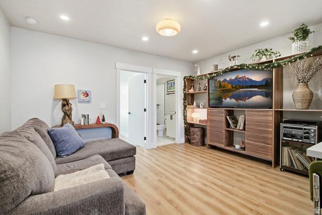 Salt Lake City, Utah, 84115, United States, 3 Bedrooms Bedrooms, ,3 BathroomsBathrooms,Residential,For Sale,1998699