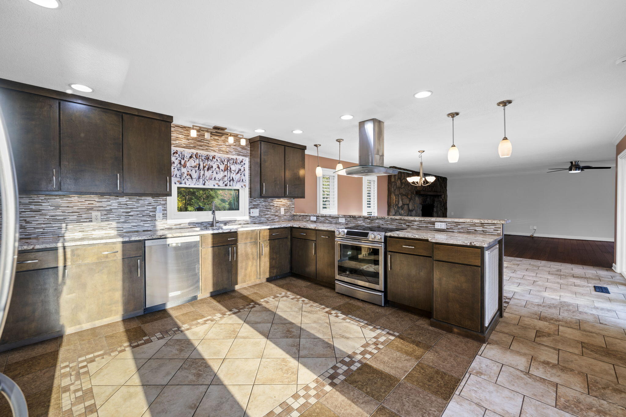 Cleveland, Tennessee, 37312, United States, 3 Bedrooms Bedrooms, ,4 BathroomsBathrooms,Residential,For Sale,1988067