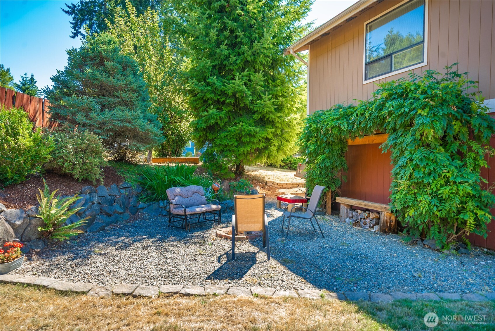 Puyallup, Washington, 98374, United States, 4 Bedrooms Bedrooms, ,2 BathroomsBathrooms,Residential,For Sale,1987950