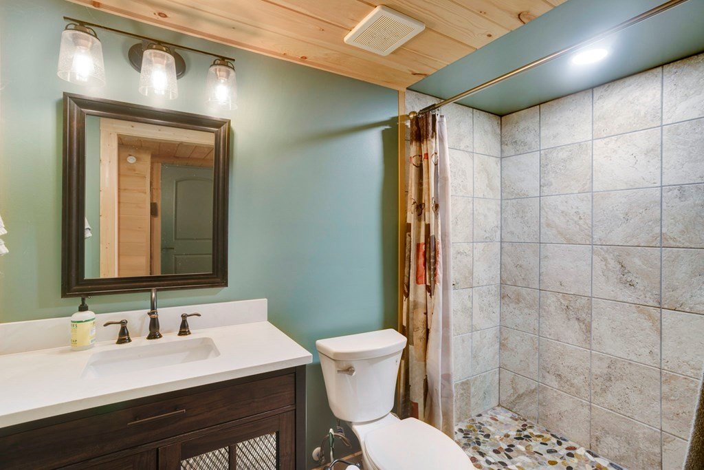 Blairsville, Georgia, 30512, United States, 3 Bedrooms Bedrooms, ,3 BathroomsBathrooms,Residential,For Sale,1889630