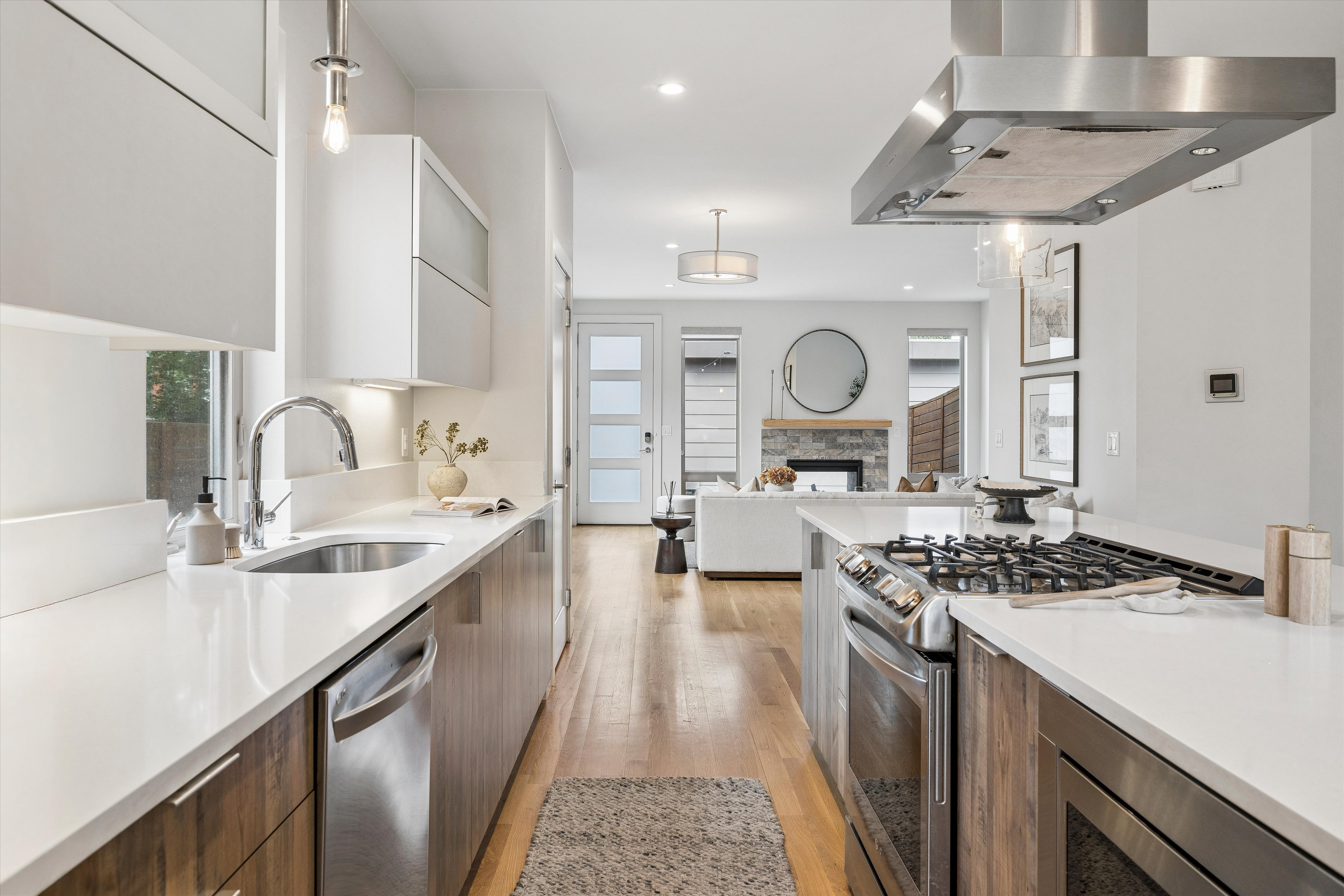  Thoughtfully Designed and Exceptional Quality Duplex - 物件實景