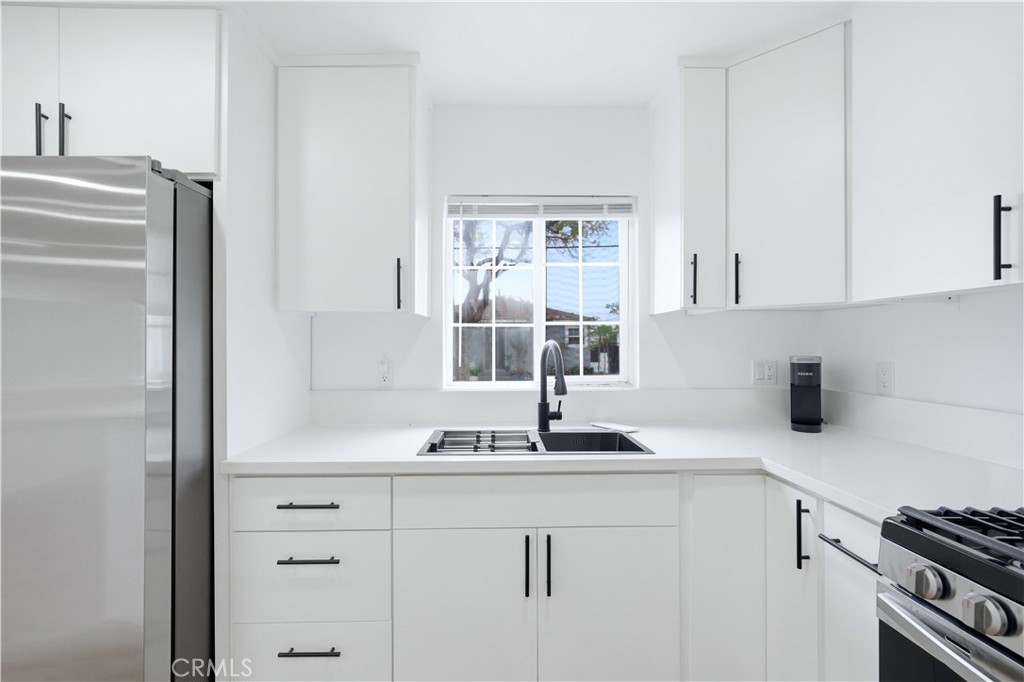 Bell, California, 90201, United States, 2 Bedrooms Bedrooms, ,1 BathroomBathrooms,Residential,For Sale,2048327
