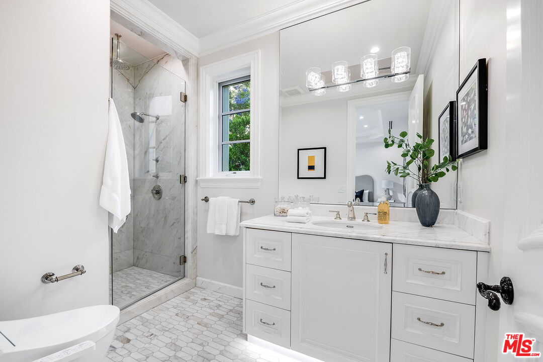 Beverly Hills, California, 90210, United States, 6 Bedrooms Bedrooms, ,12 BathroomsBathrooms,Residential,For Sale,1865227