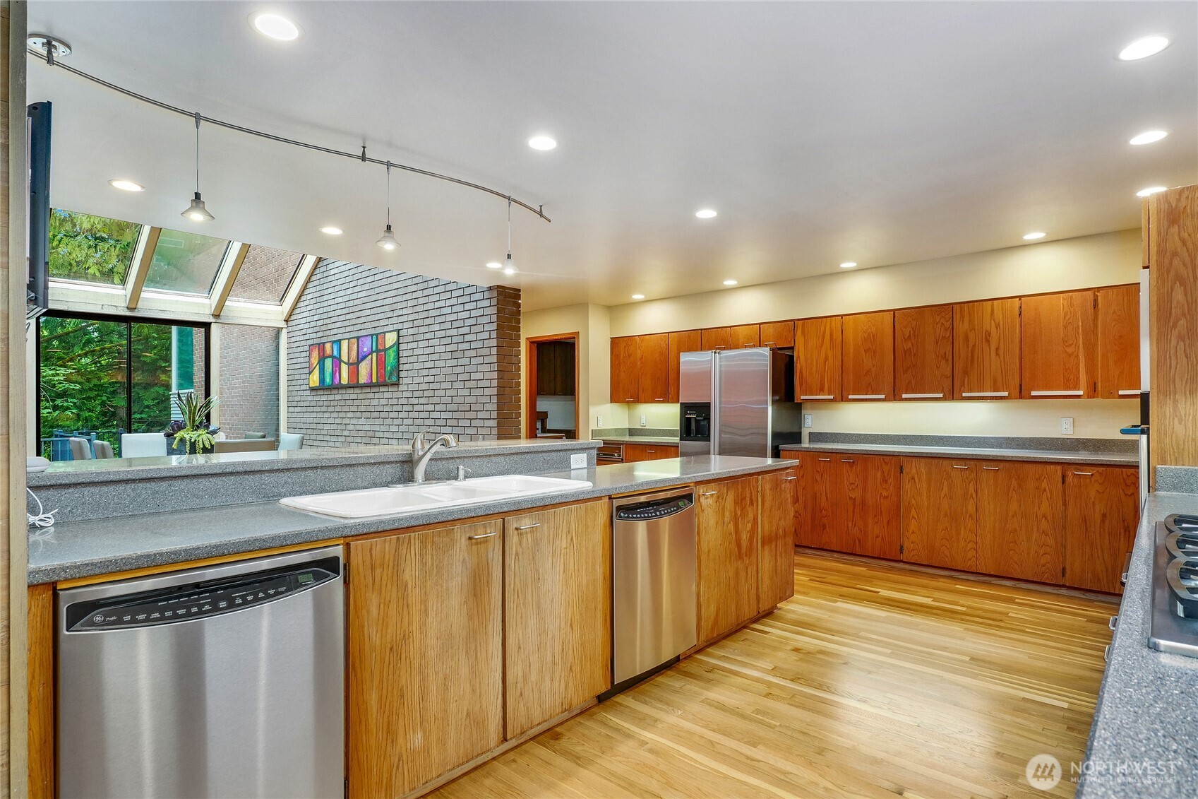 Renton, Washington, 98059, United States, 5 Bedrooms Bedrooms, ,4 BathroomsBathrooms,Residential,For Sale,1925920