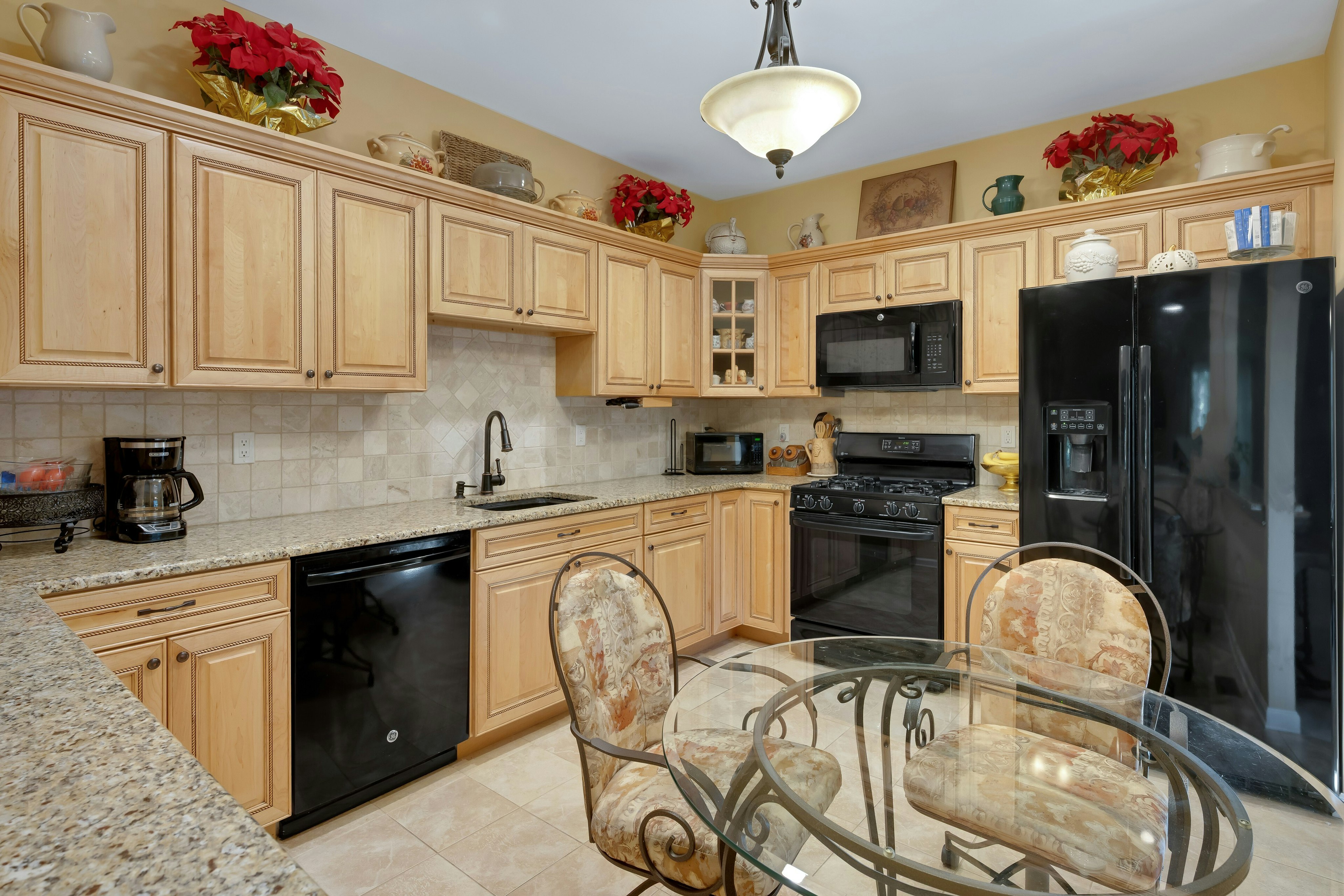  84 Emily Place, Parsippany-Troy Hills, NJ 07054 - 物件實景