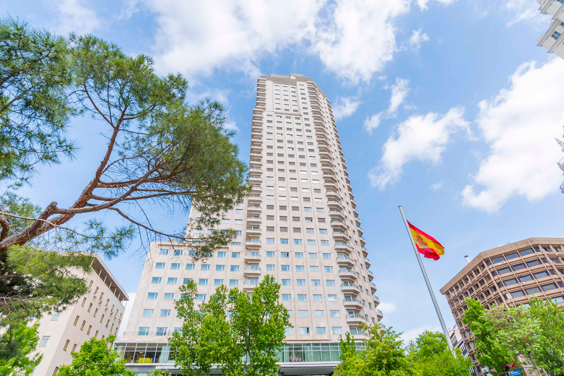  Exclusive Urban Refuge with Private Terrace in the Iconic Torre de Madrid - 物件實景