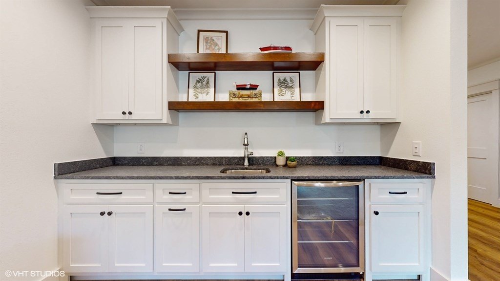 Hiawassee, Georgia, 30546, United States, 4 Bedrooms Bedrooms, ,5 BathroomsBathrooms,Residential,For Sale,1978790