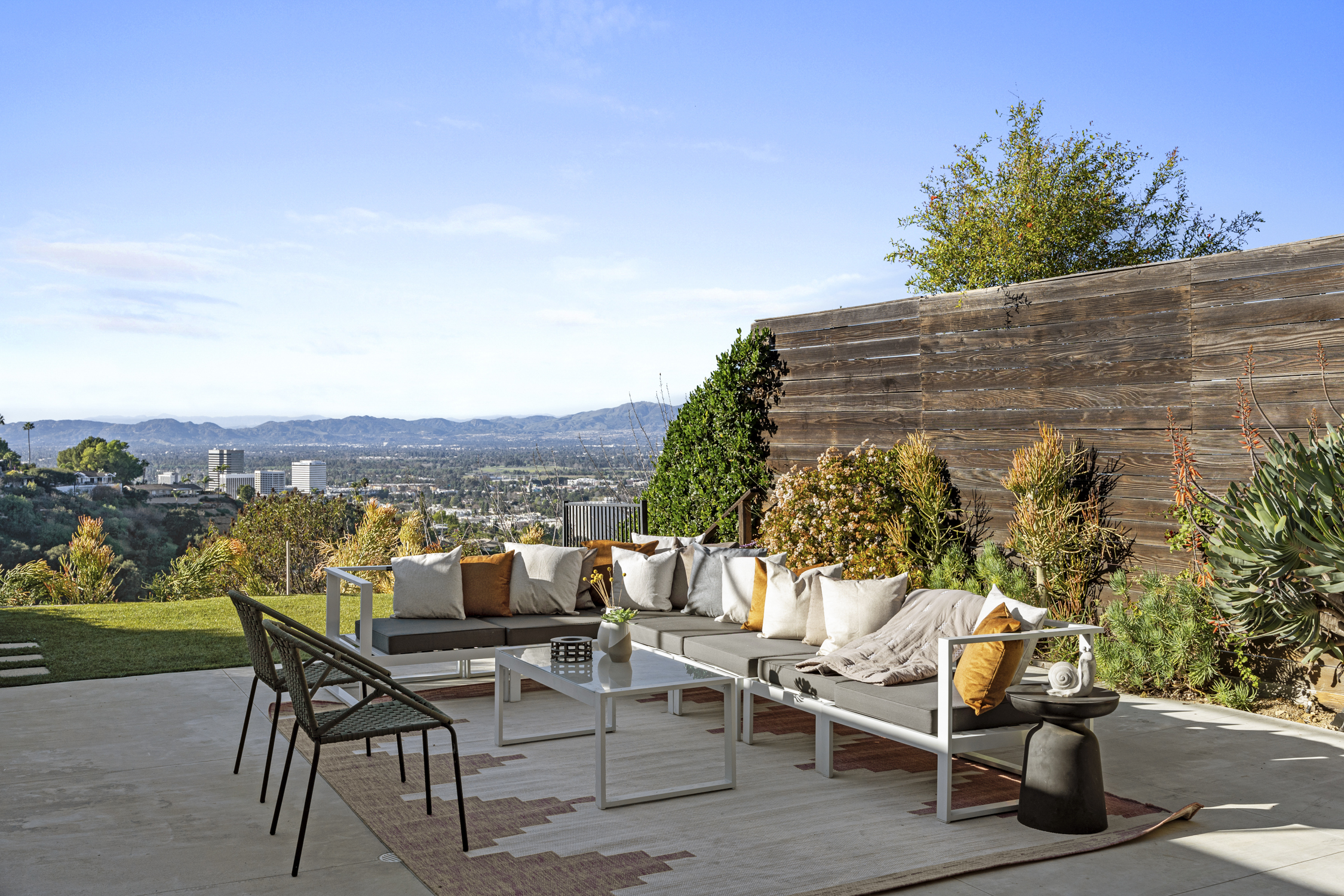 3851 Beverly Ridge Dr - 物件實景