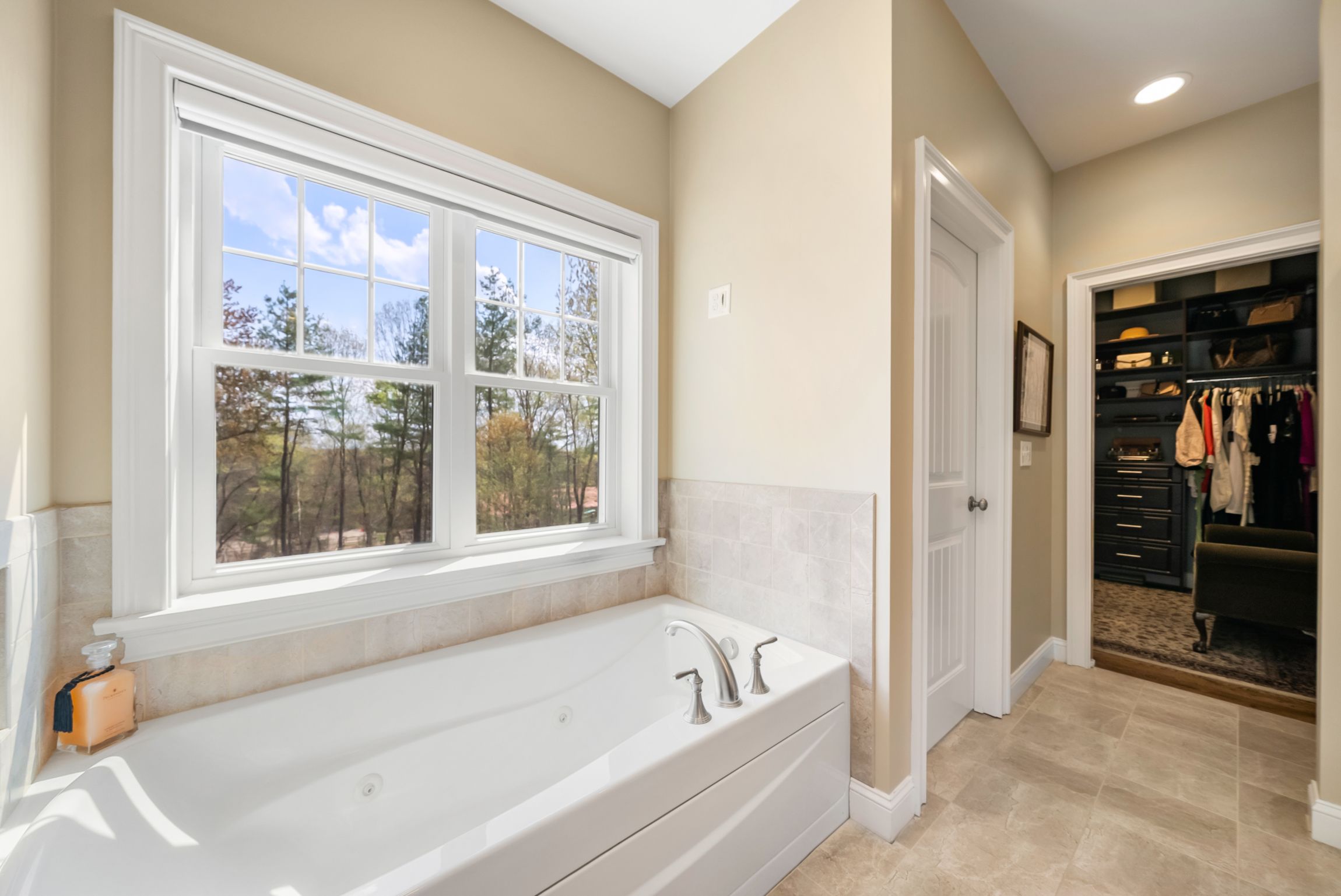  99 Red Gate Road, Tyngsborough, MA, 01879 - 物件實景