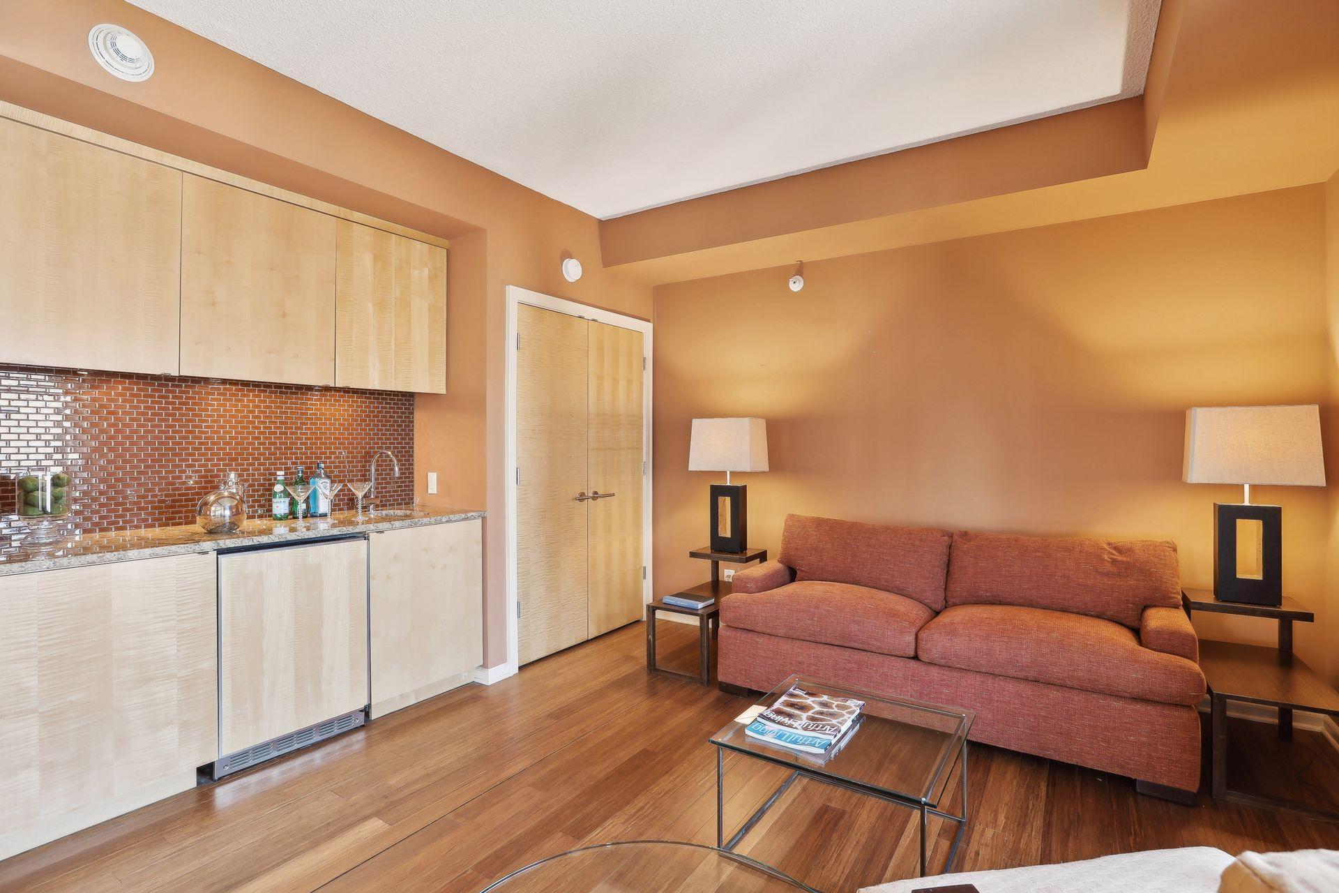 Minneapolis, Minnesota, 55403, United States, 2 Bedrooms Bedrooms, ,1 BathroomBathrooms,Residential,For Sale,1794027