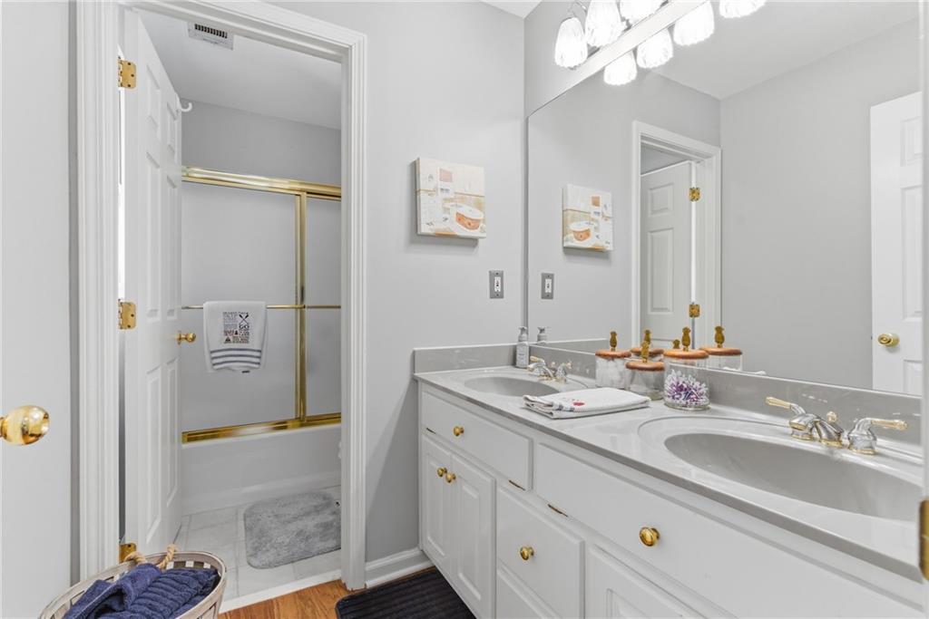 Gainesville, Georgia, 30504, United States, 3 Bedrooms Bedrooms, ,4 BathroomsBathrooms,Residential,For Sale,2037853