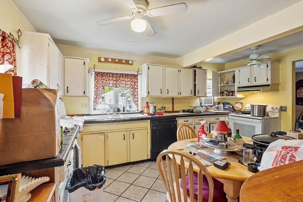 Orange, Massachusetts, 01364, United States, 7 Bedrooms Bedrooms, ,5 BathroomsBathrooms,Residential,For Sale,1940980