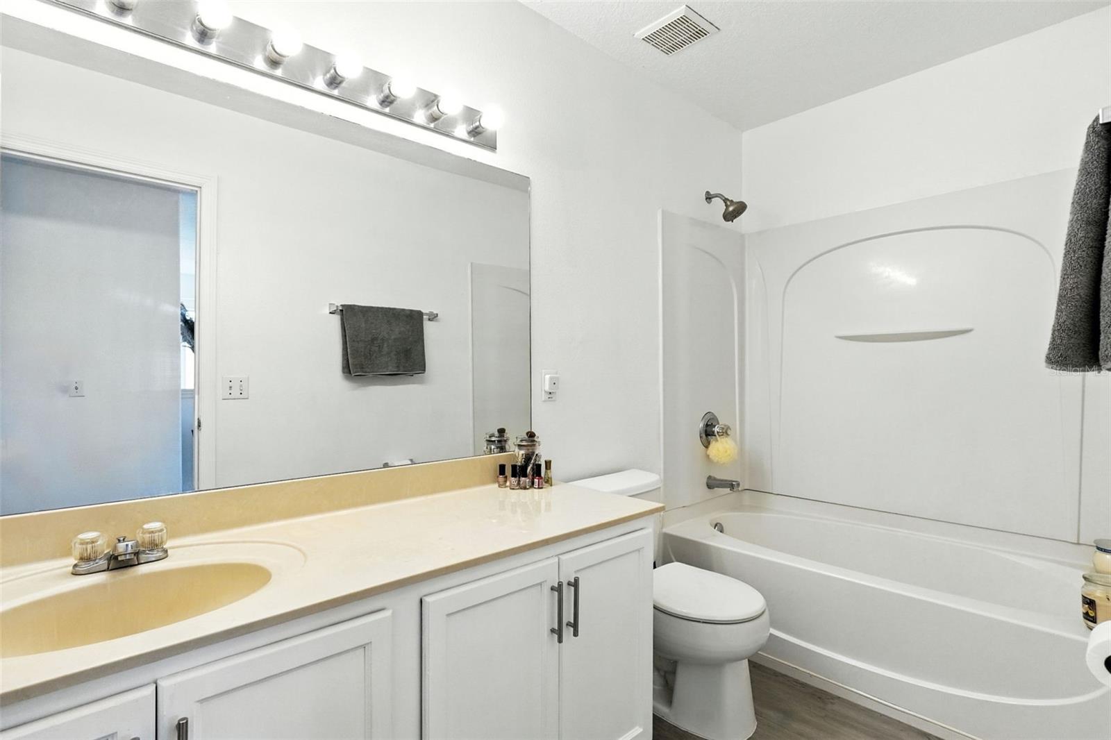 KISSIMMEE, Florida, 34744, United States, 5 Bedrooms Bedrooms, ,5 BathroomsBathrooms,Residential,For Sale,1980331