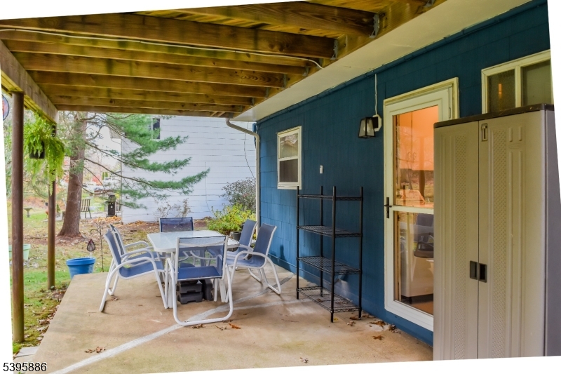 Mount Olive Twp., New Jersey, 07836, United States, 4 Bedrooms Bedrooms, ,2 BathroomsBathrooms,Residential,For Sale,1987785